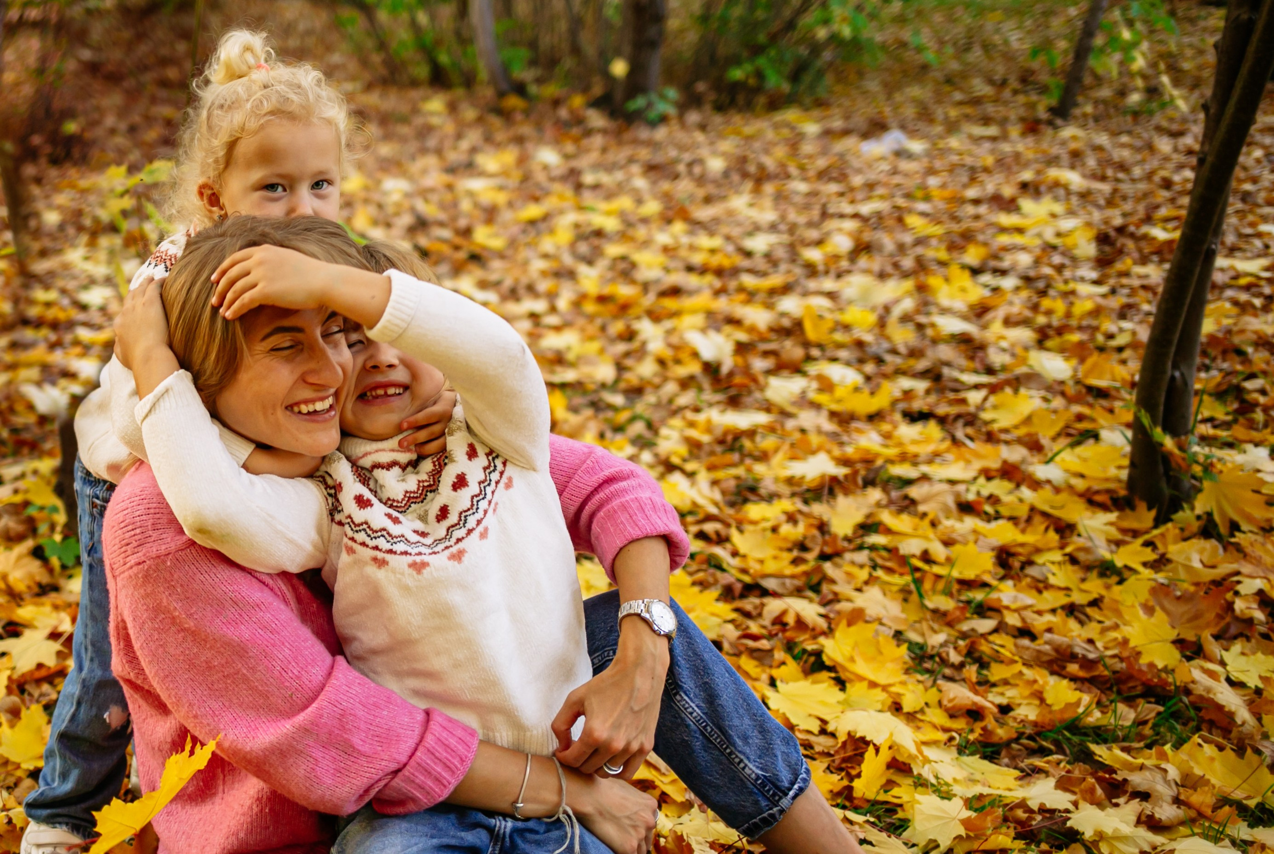 Юля, Анюта, Есения