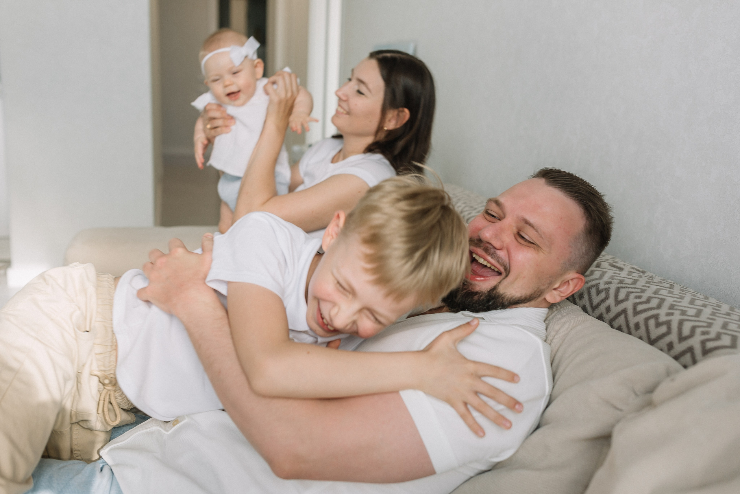 Тима, Мила, Алёша, Алисия домашняя. Семейный фотограф в Волгограде Надежда Головко