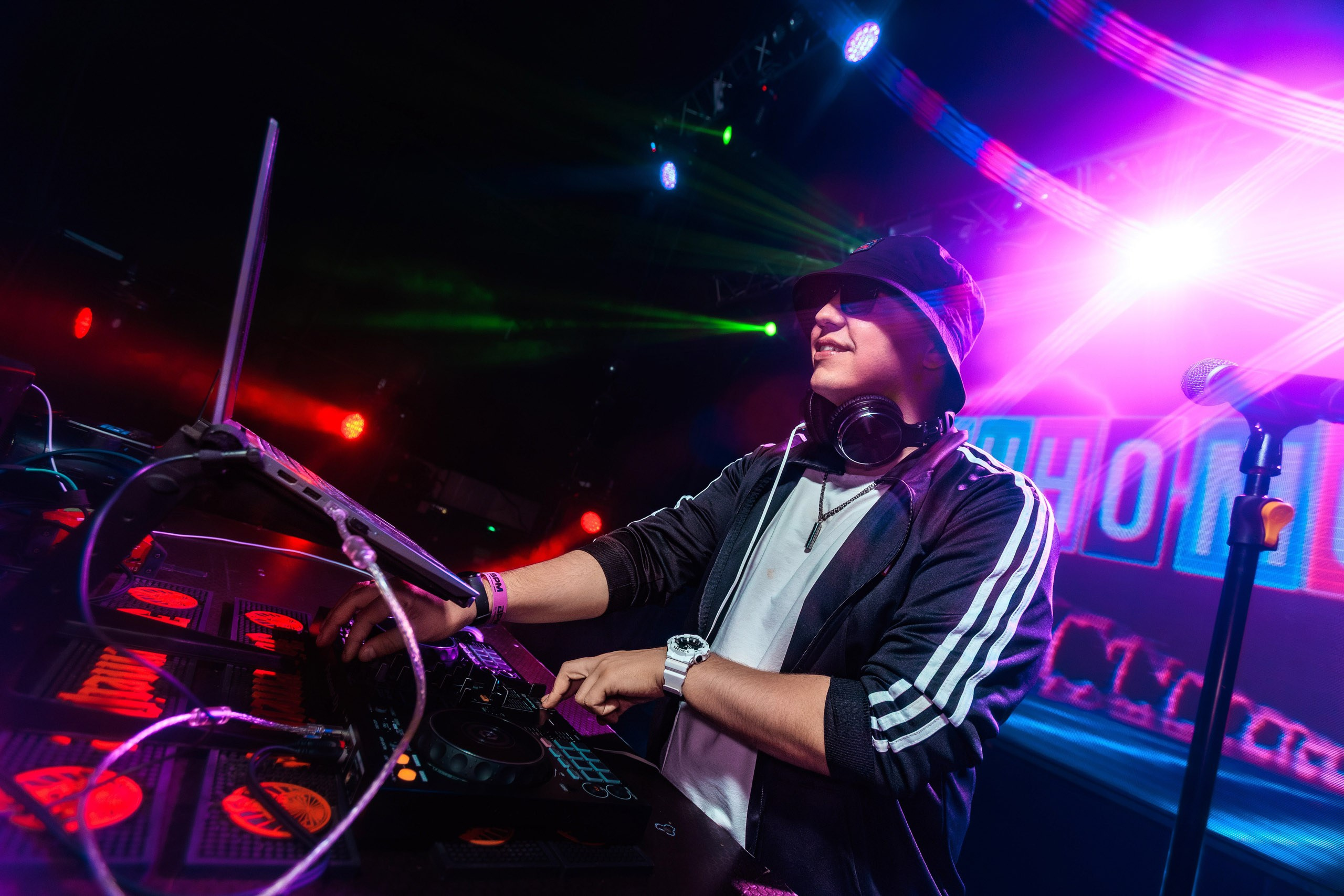 22.08.25 Вечно молодой. Репортажный фотограф Екатеринбург | Яркий, качественный репортаж | Концерты, клубы, репортаж, праздники, корпоративы