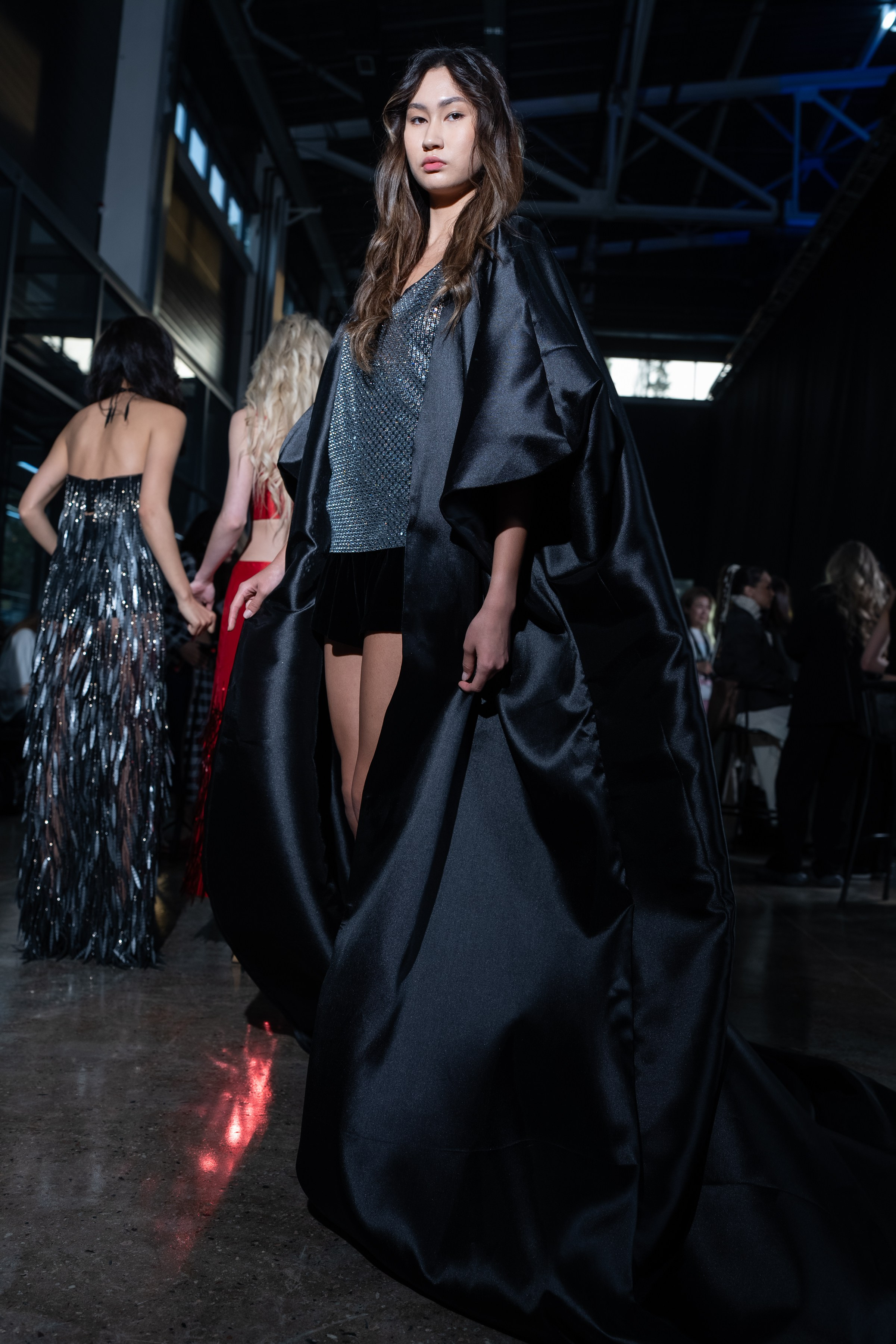 Visa Fashion Week Pre-Fall 2026 April BackStage Day 1. Сайт Алматинского НЮ АРТ, будуар и фэшн фотографа Дениса Карпенко
