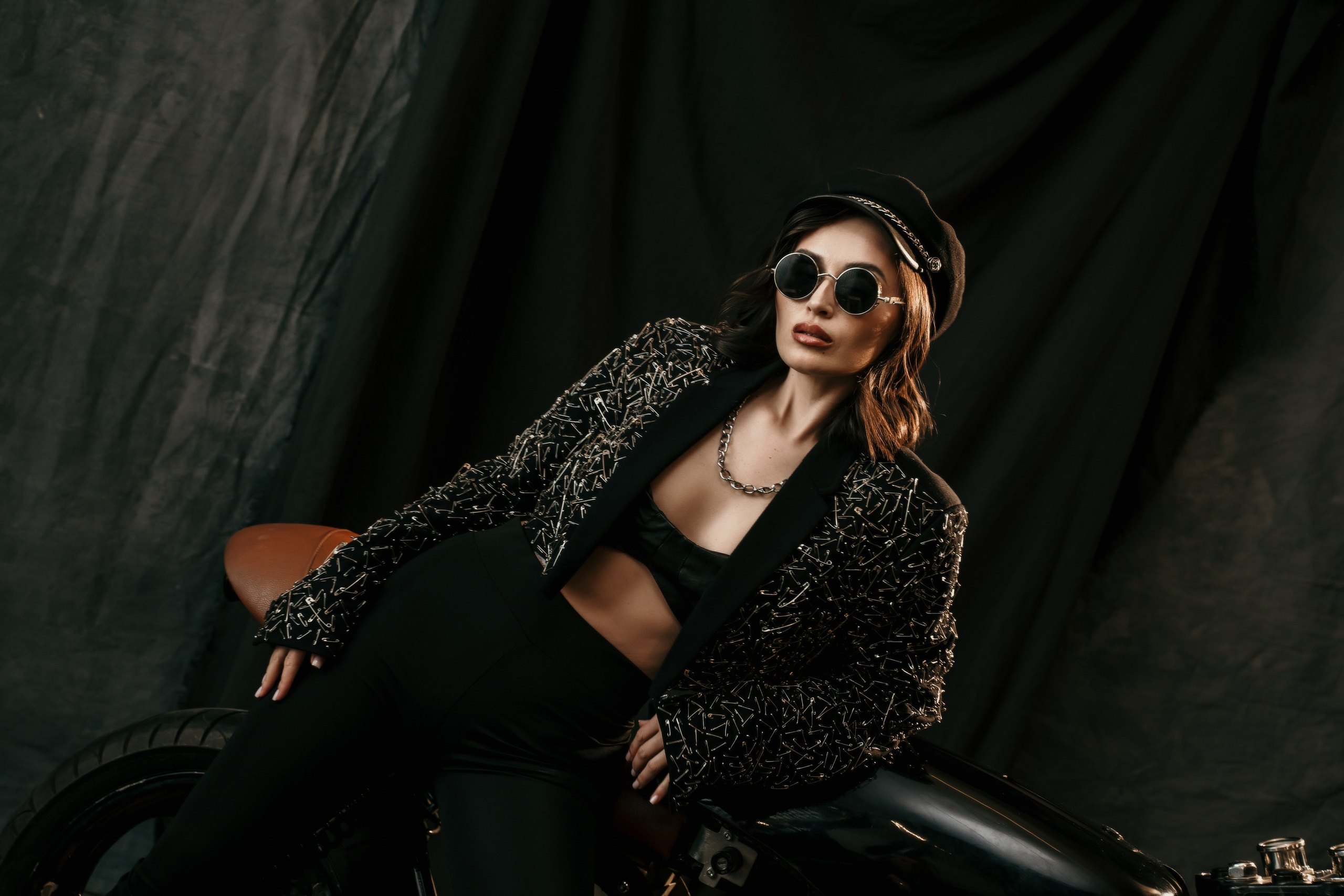 Фотосессия на мотоцикле в Санкт-Петербурге. Свадебный, семейный, портретный, репортажный фотограф в Санкт-Петербурге