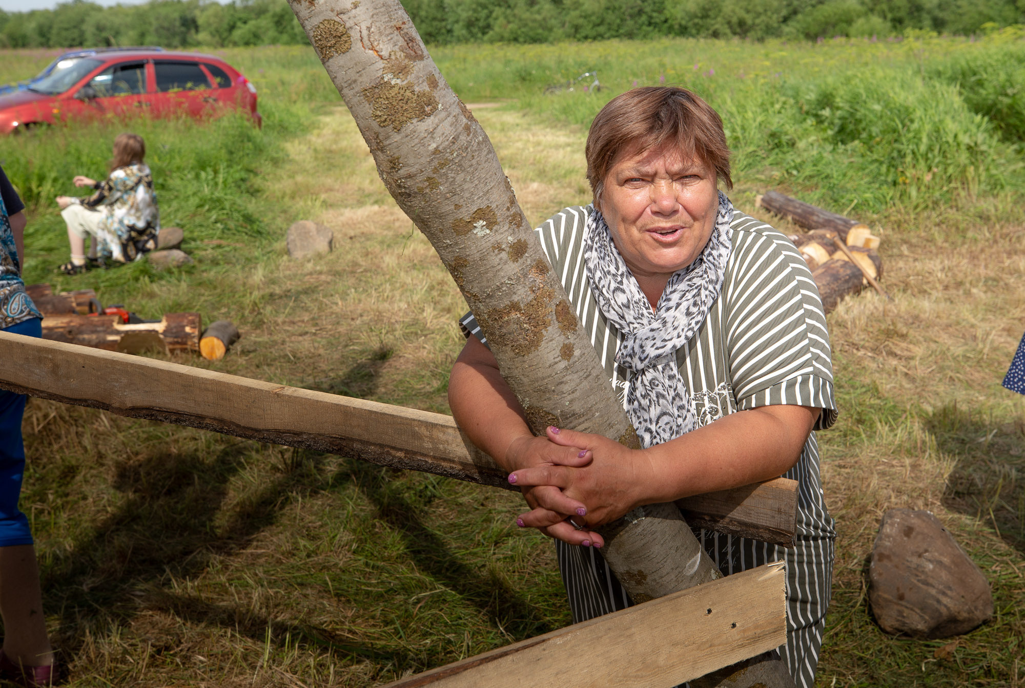 Воздвижение поклонного креста. Кегостров. Фотограф — путешественник Светлана Романовская