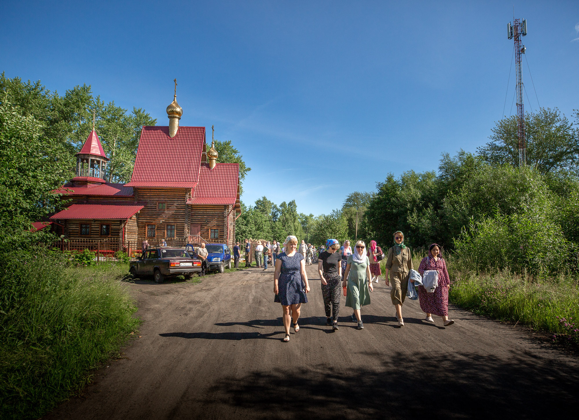 Воздвижение поклонного креста. Кегостров. Фотограф — путешественник Светлана Романовская