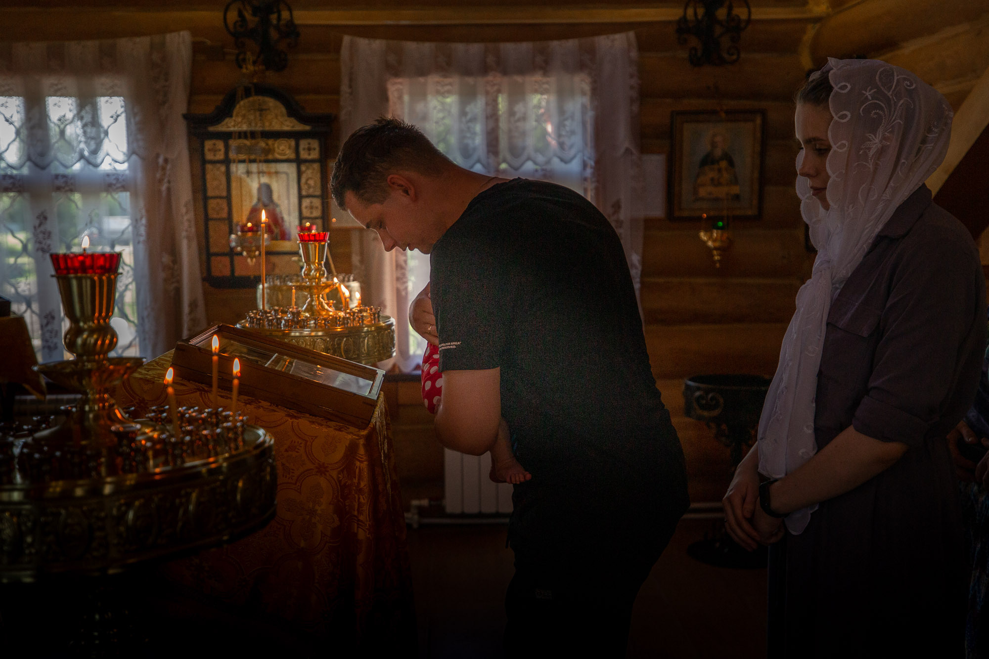 Воздвижение поклонного креста. Кегостров. Фотограф — путешественник Светлана Романовская