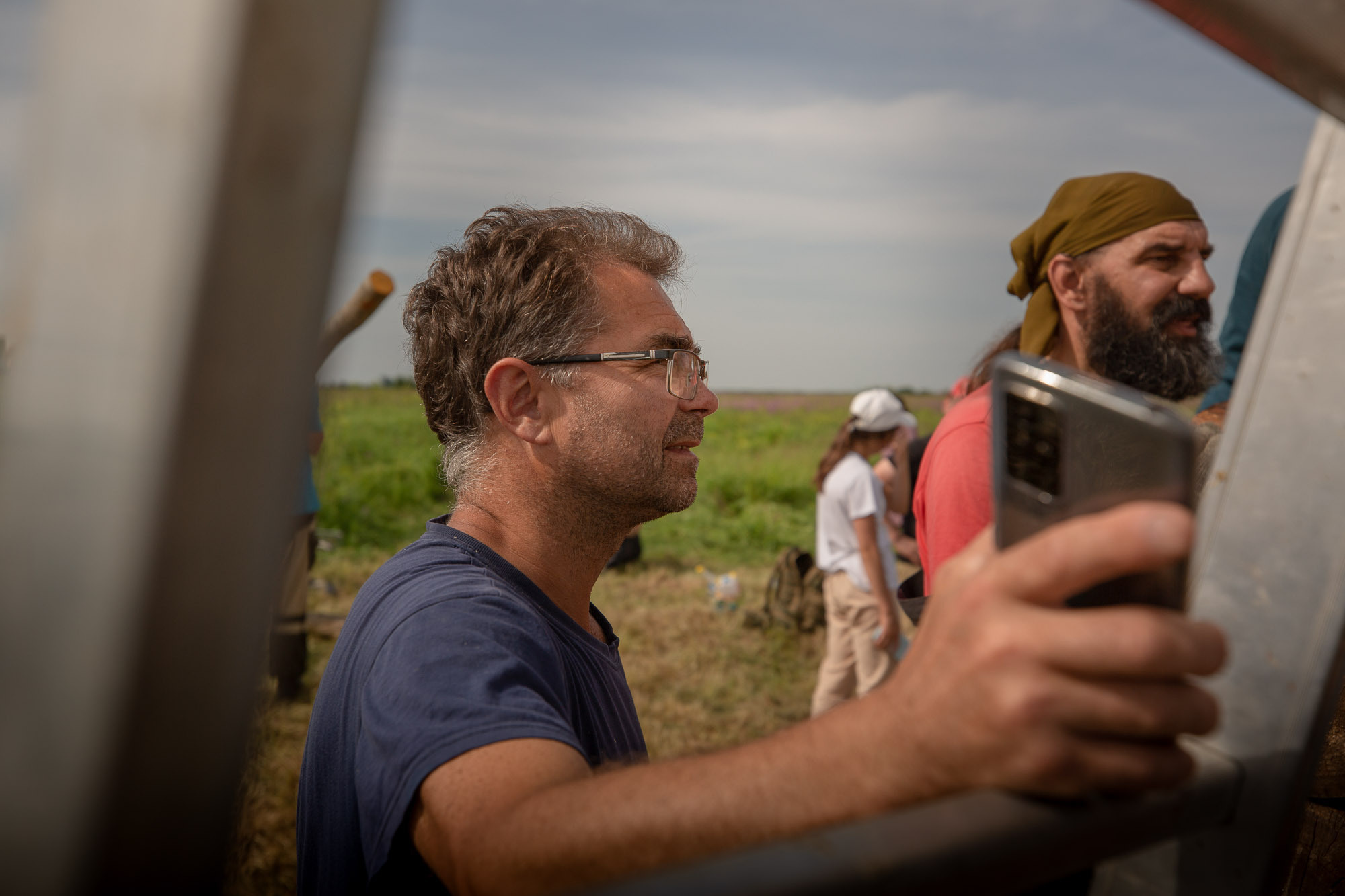 Воздвижение поклонного креста. Кегостров. Фотограф — путешественник Светлана Романовская