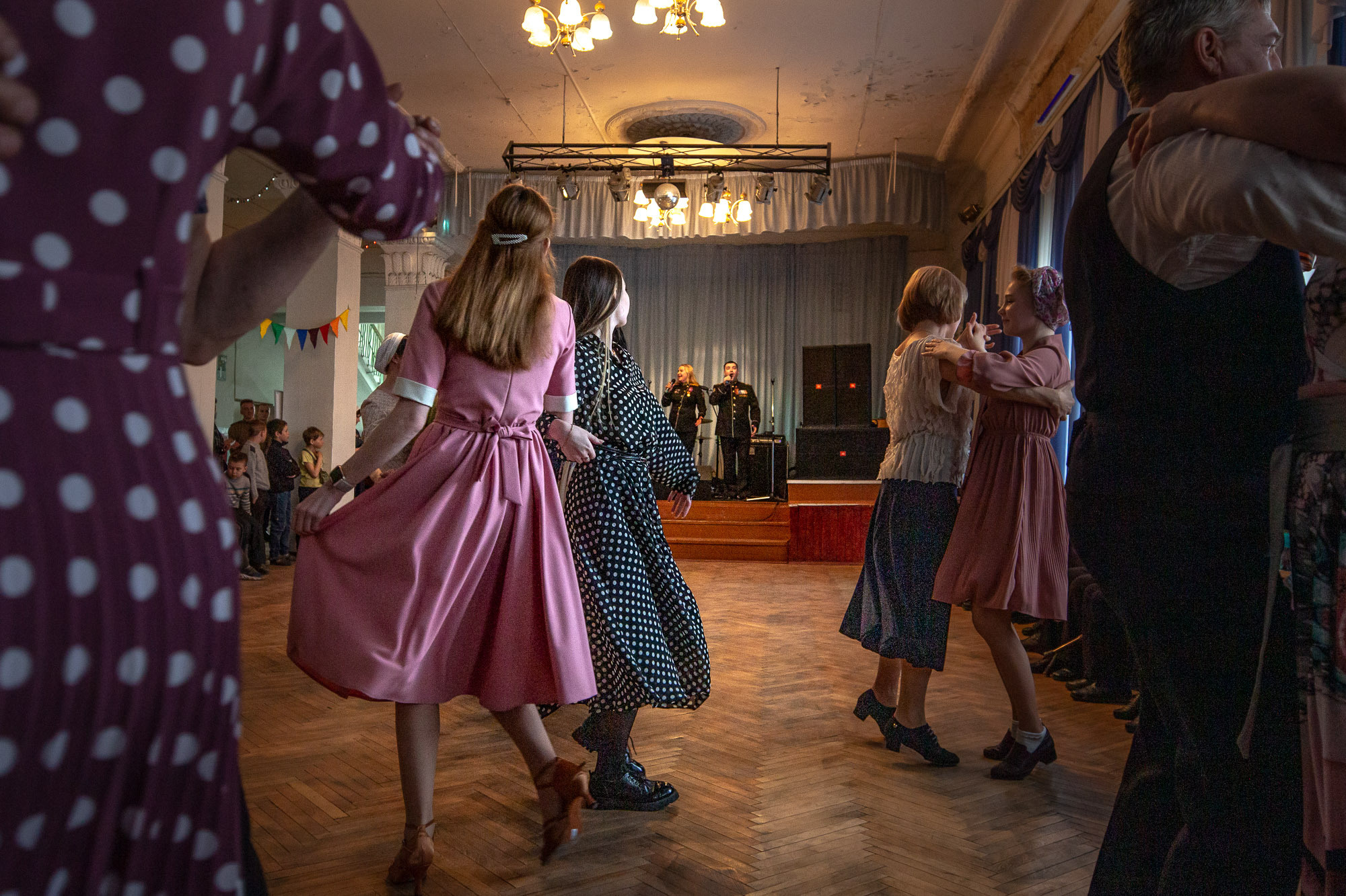 Ретро-танцы 8 мая 2022 г. ДОФ. Фотограф — путешественник Светлана Романовская