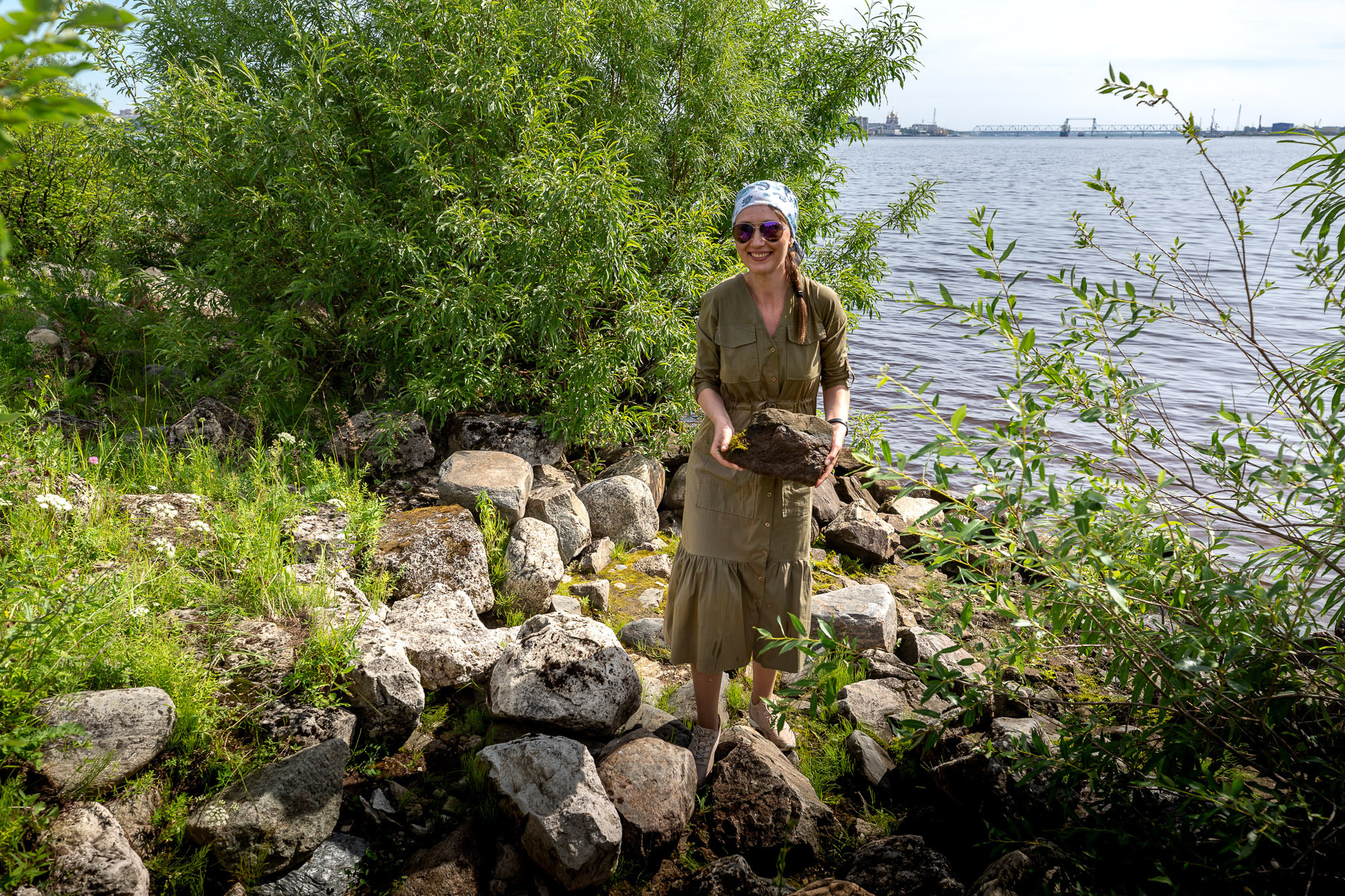 Воздвижение поклонного креста. Кегостров. Фотограф — путешественник Светлана Романовская
