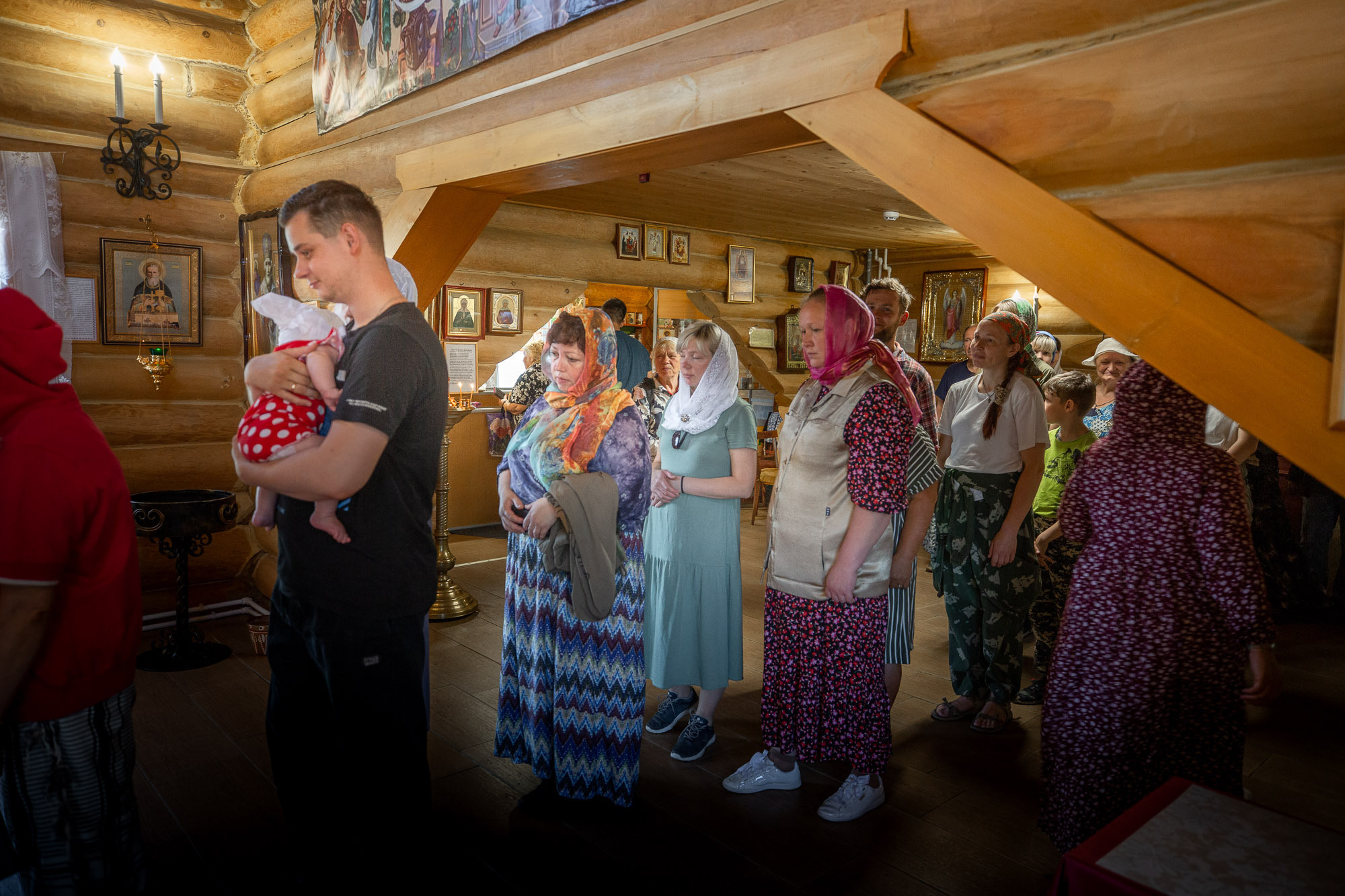 Воздвижение поклонного креста. Кегостров. Фотограф — путешественник Светлана Романовская