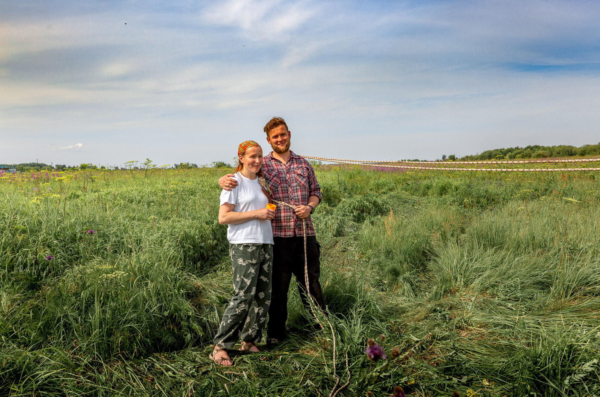 Воздвижение поклонного креста. Кегостров. Фотограф — путешественник Светлана Романовская