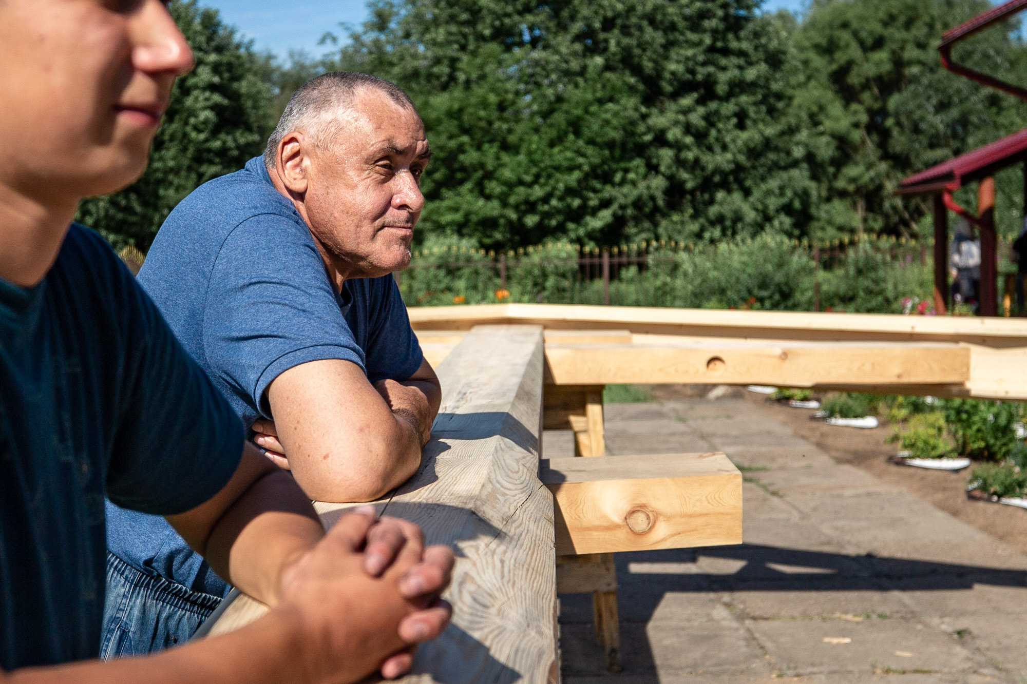 Воздвижение поклонного креста. Кегостров. Фотограф — путешественник Светлана Романовская