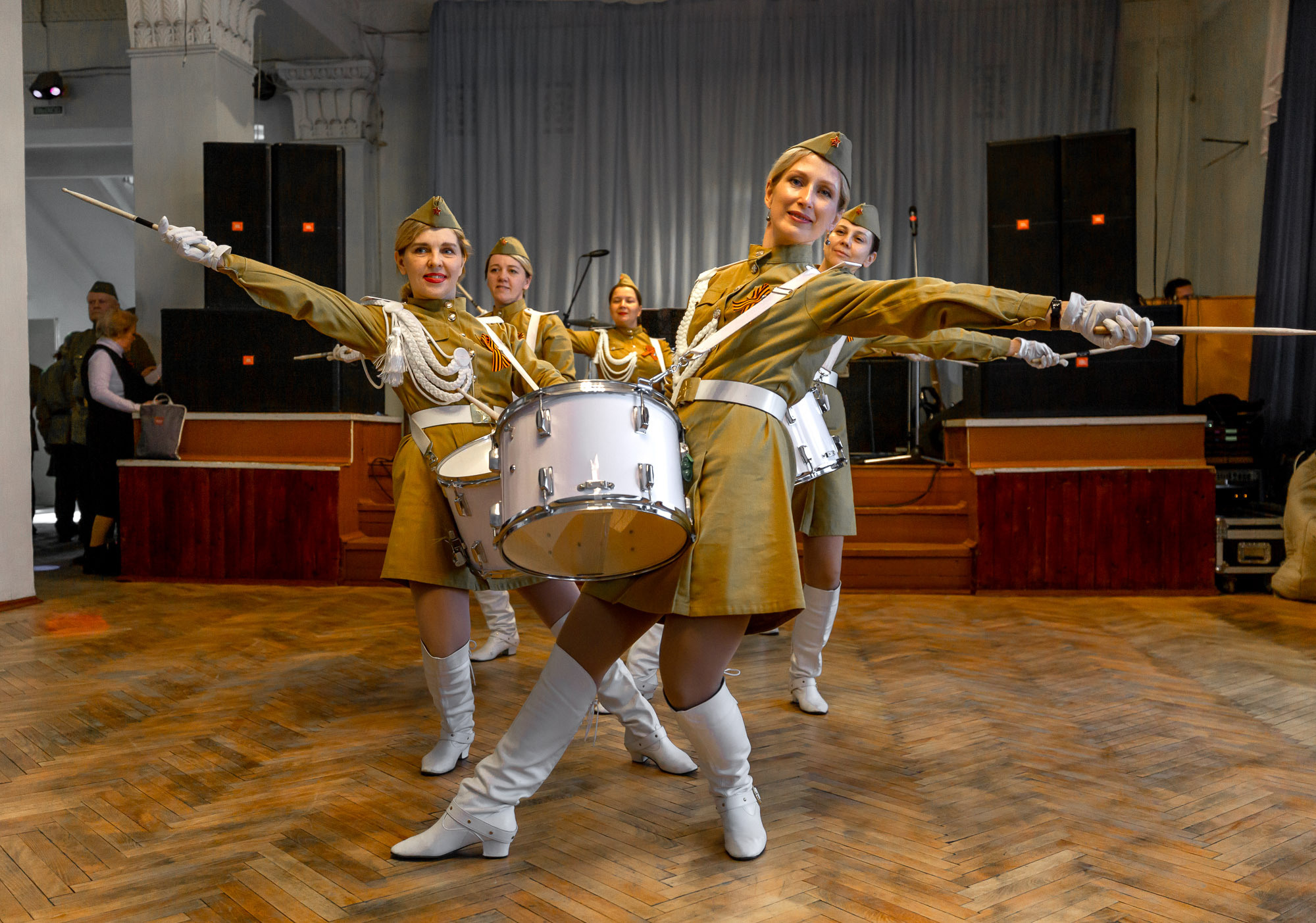 Ретро-танцы 8 мая 2022 г. ДОФ. Фотограф — путешественник Светлана Романовская