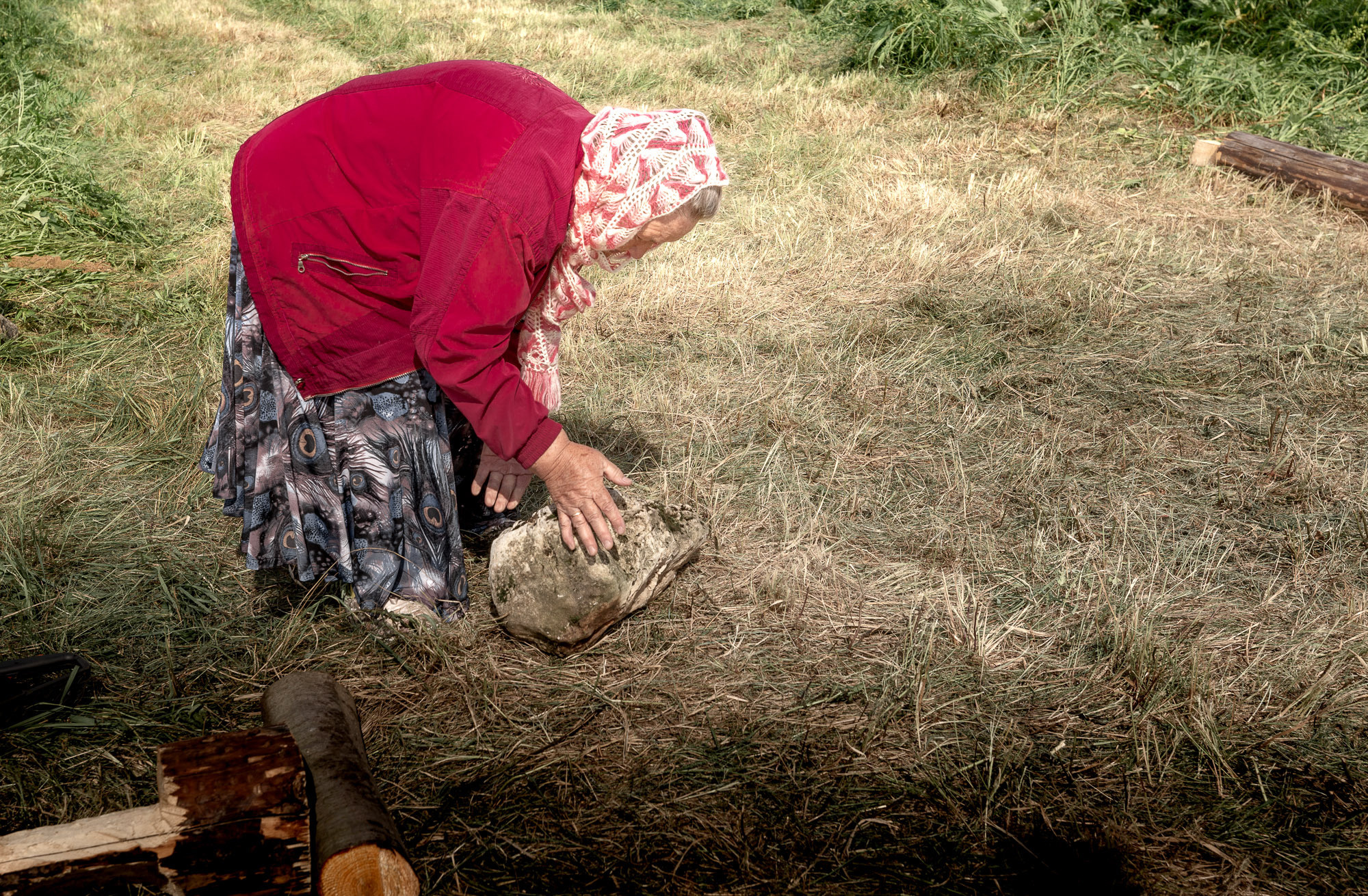 Воздвижение поклонного креста. Кегостров. Фотограф — путешественник Светлана Романовская