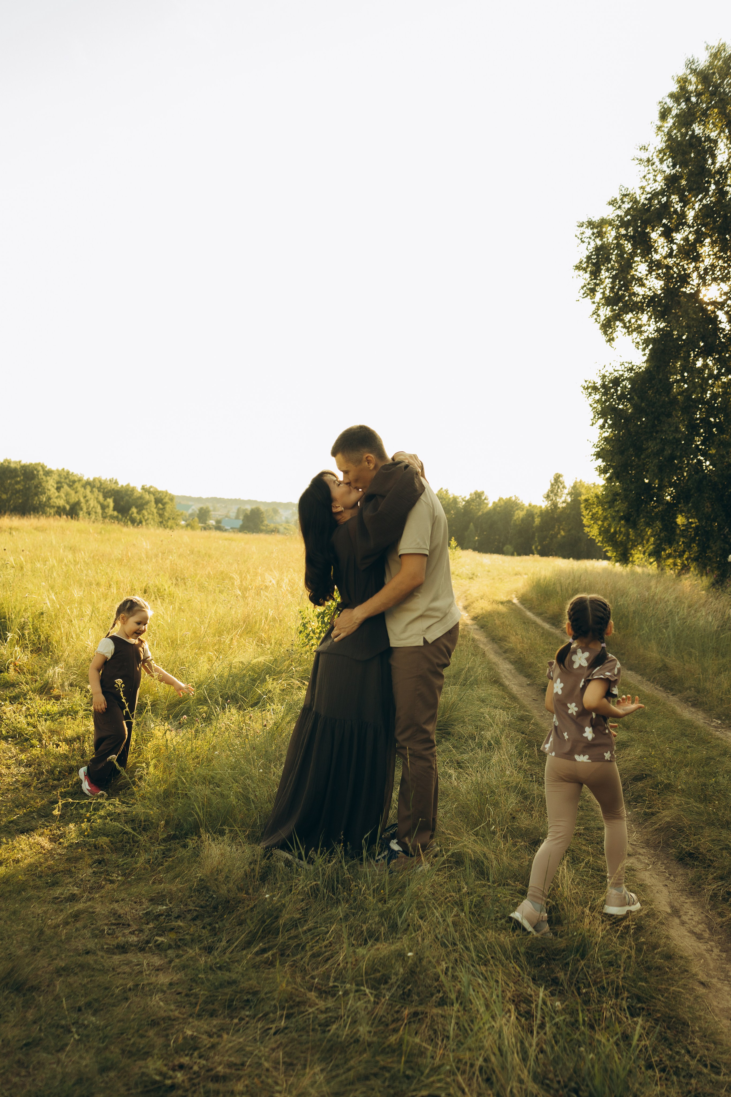 На природе. Семейный фотограф Новосибирск Фотограф на выписку Новосибирск