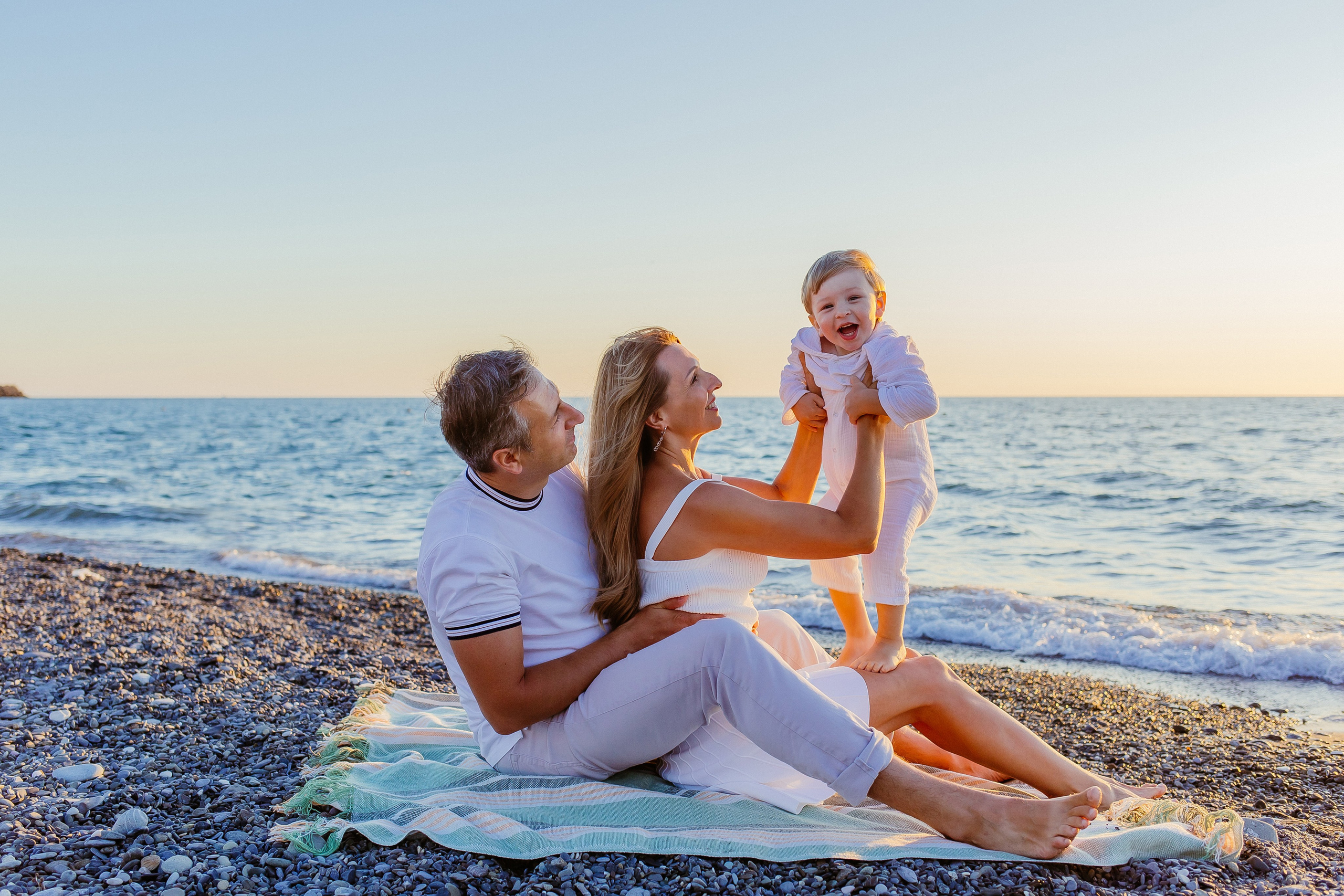 Семейный фотограф Сочи пляж Ривьера прогулочная съемка