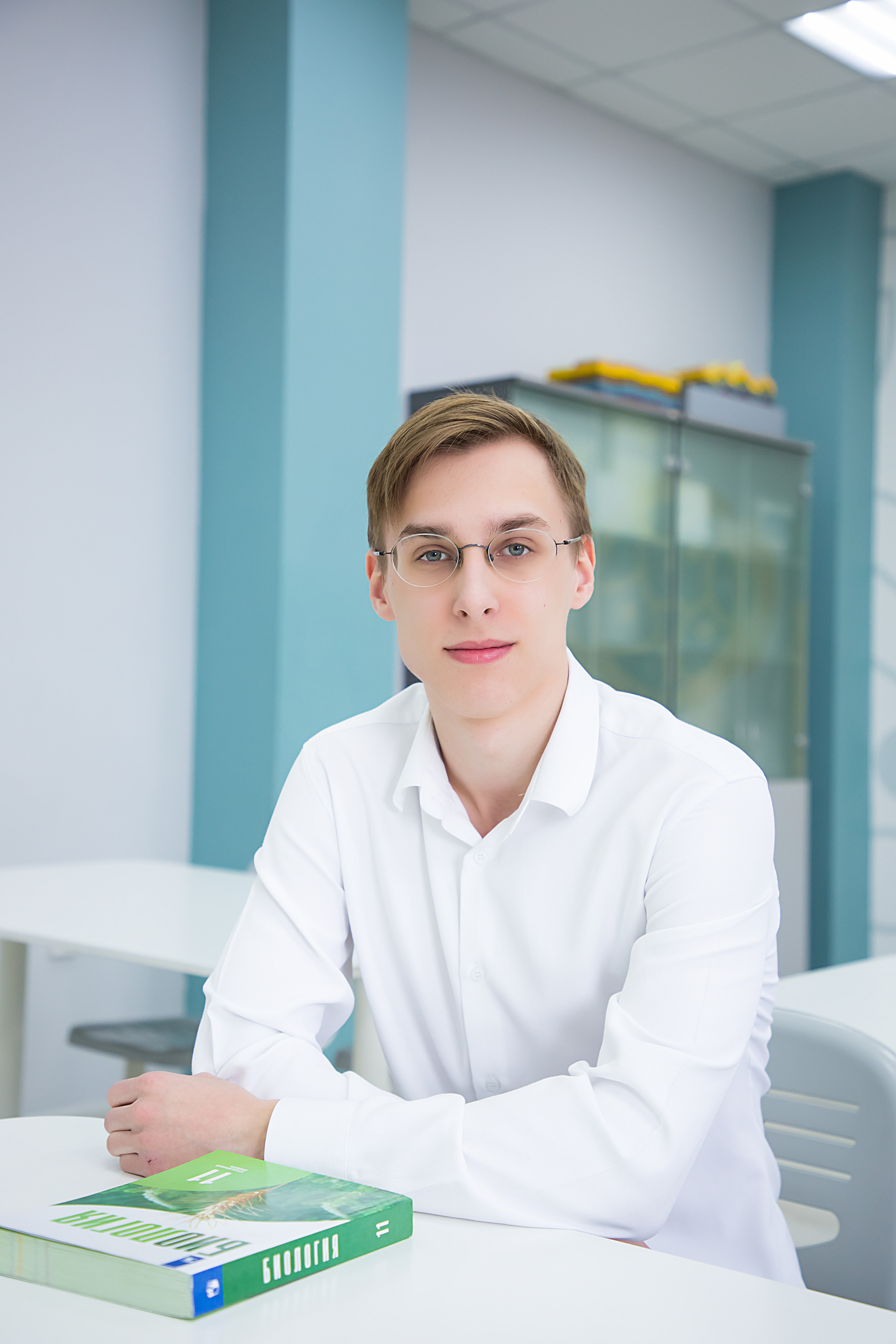 Лидер Гимназия. Свадебный и семейный фотограф/видеограф в Краснодаре Наталья Осинская