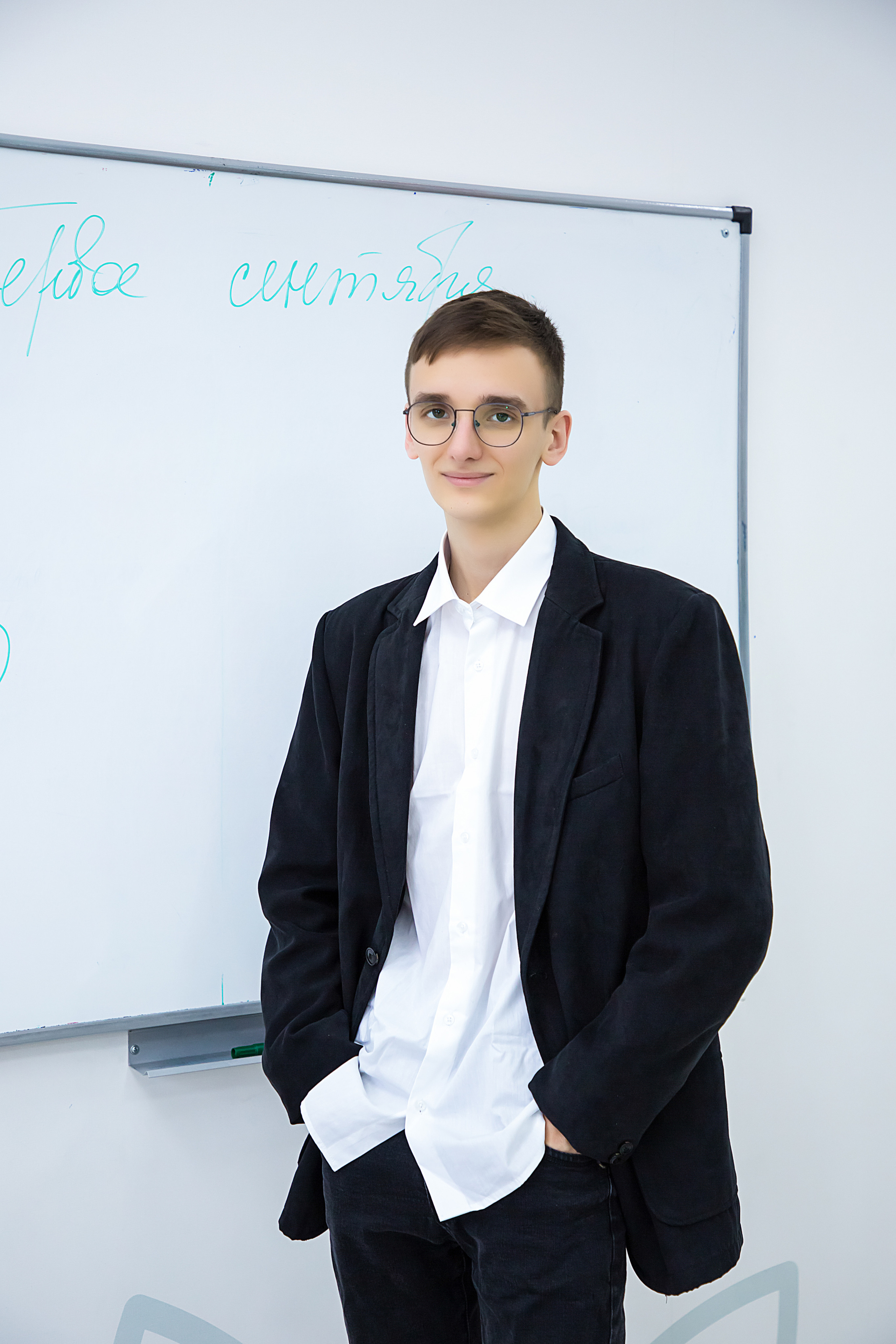 Лидер Гимназия. Свадебный и семейный фотограф/видеограф в Краснодаре Наталья Осинская