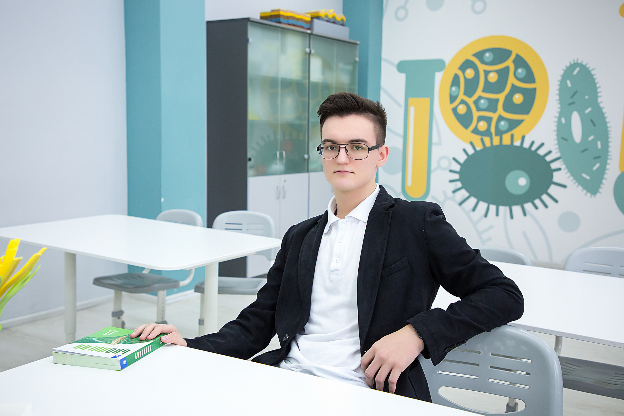 Лидер Гимназия. Свадебный и семейный фотограф/видеограф в Краснодаре Наталья Осинская