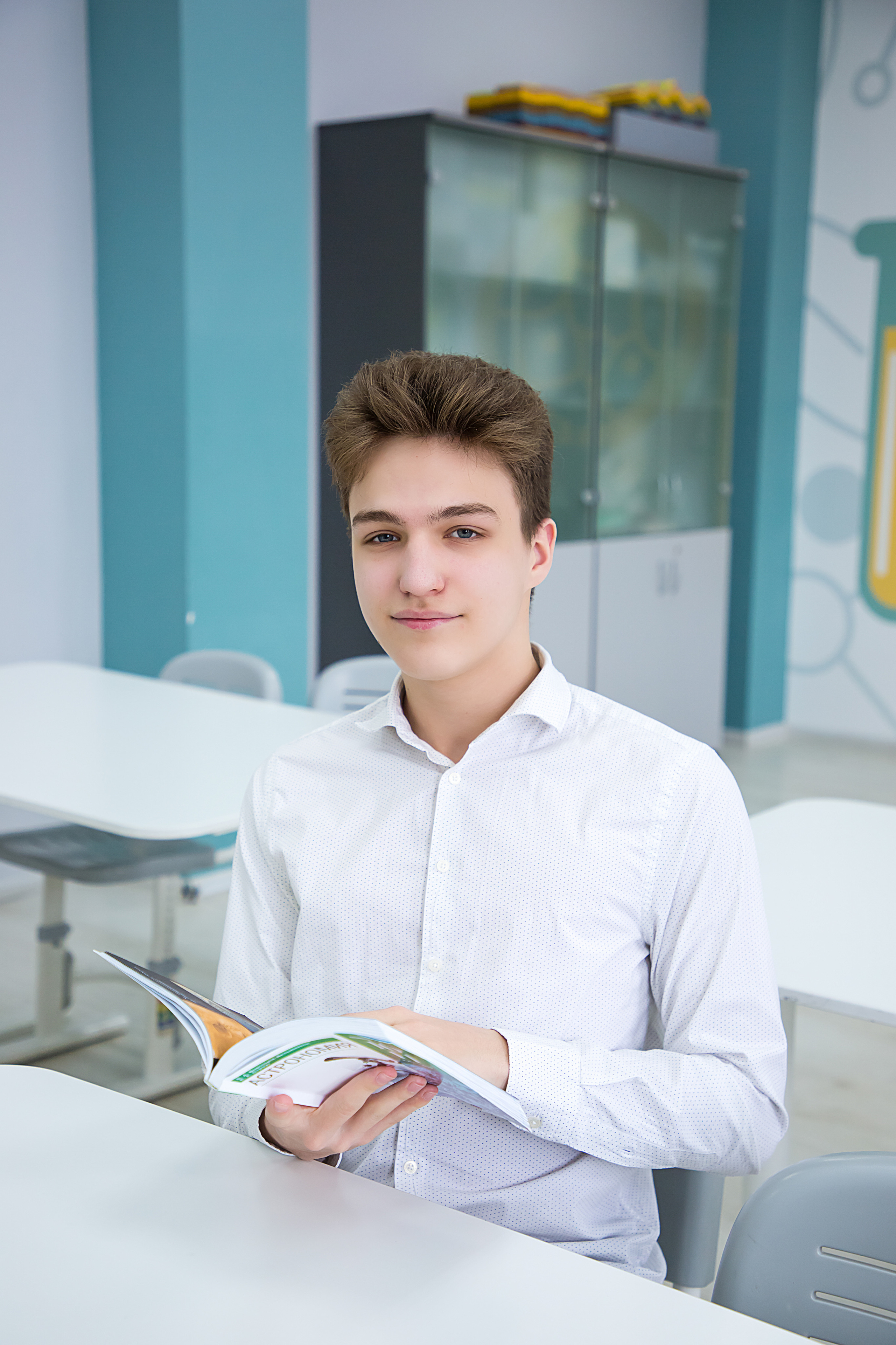 Лидер Гимназия. Свадебный и семейный фотограф/видеограф в Краснодаре Наталья Осинская