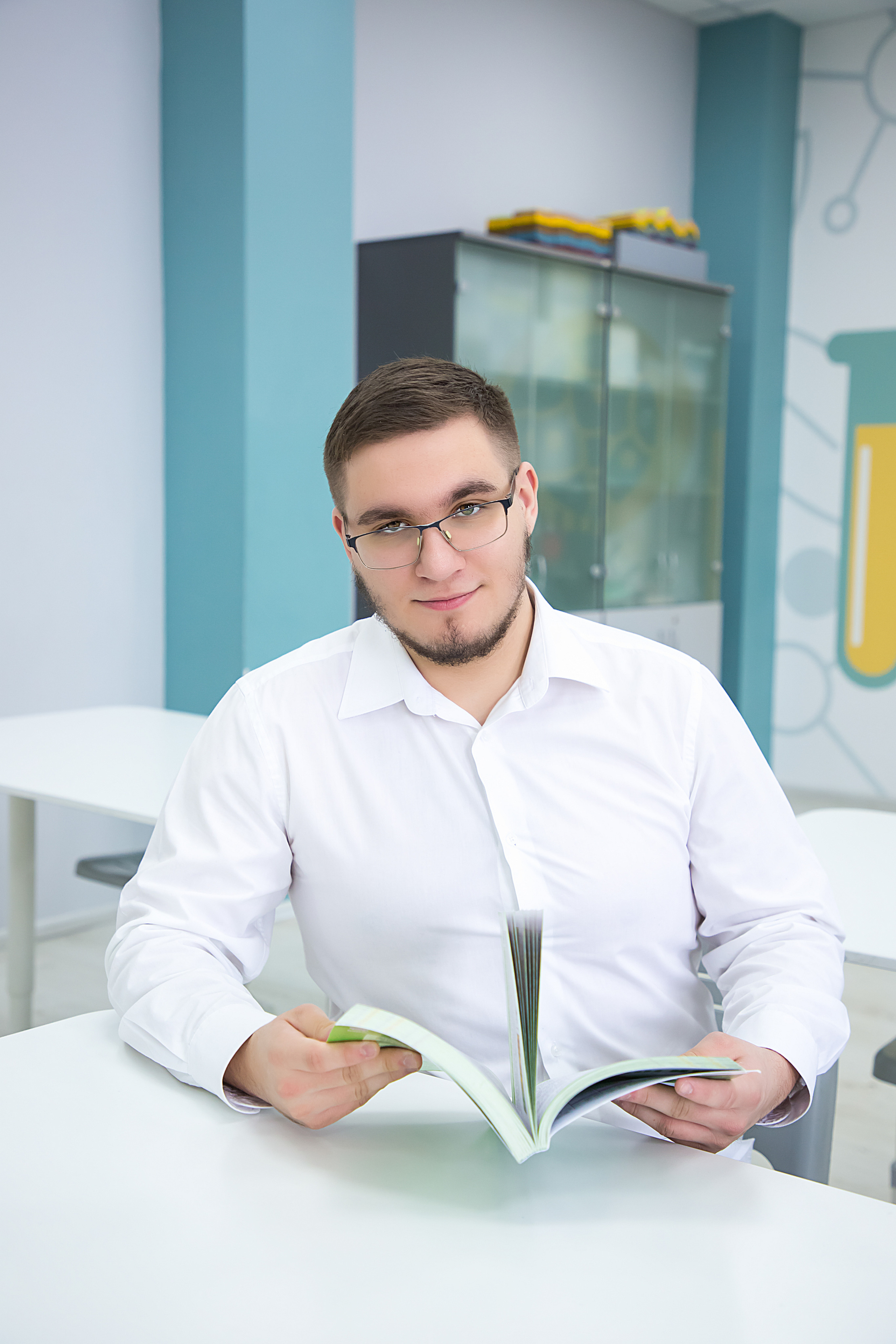 Лидер Гимназия. Свадебный и семейный фотограф/видеограф в Краснодаре Наталья Осинская