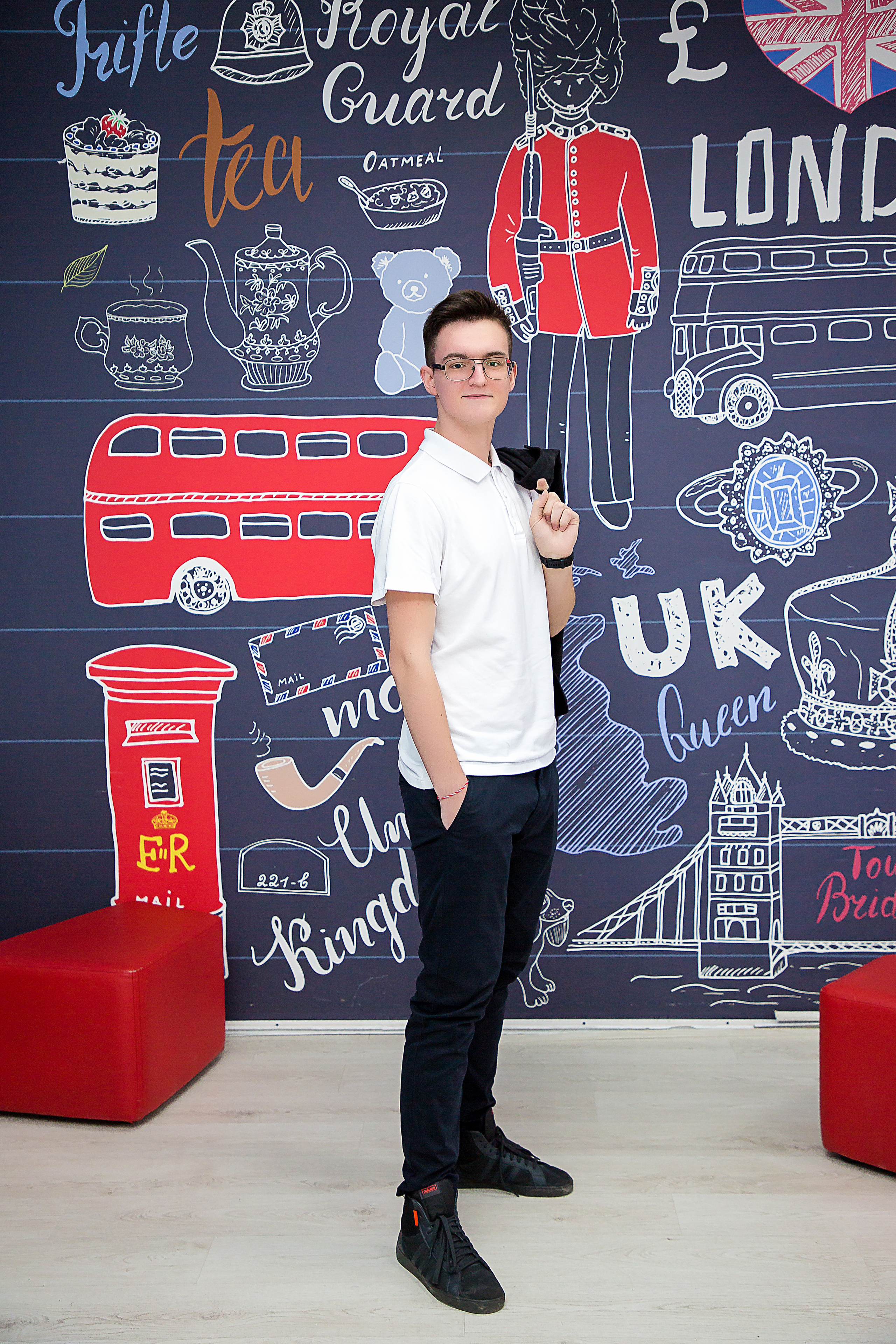 Лидер Гимназия. Свадебный и семейный фотограф/видеограф в Краснодаре Наталья Осинская