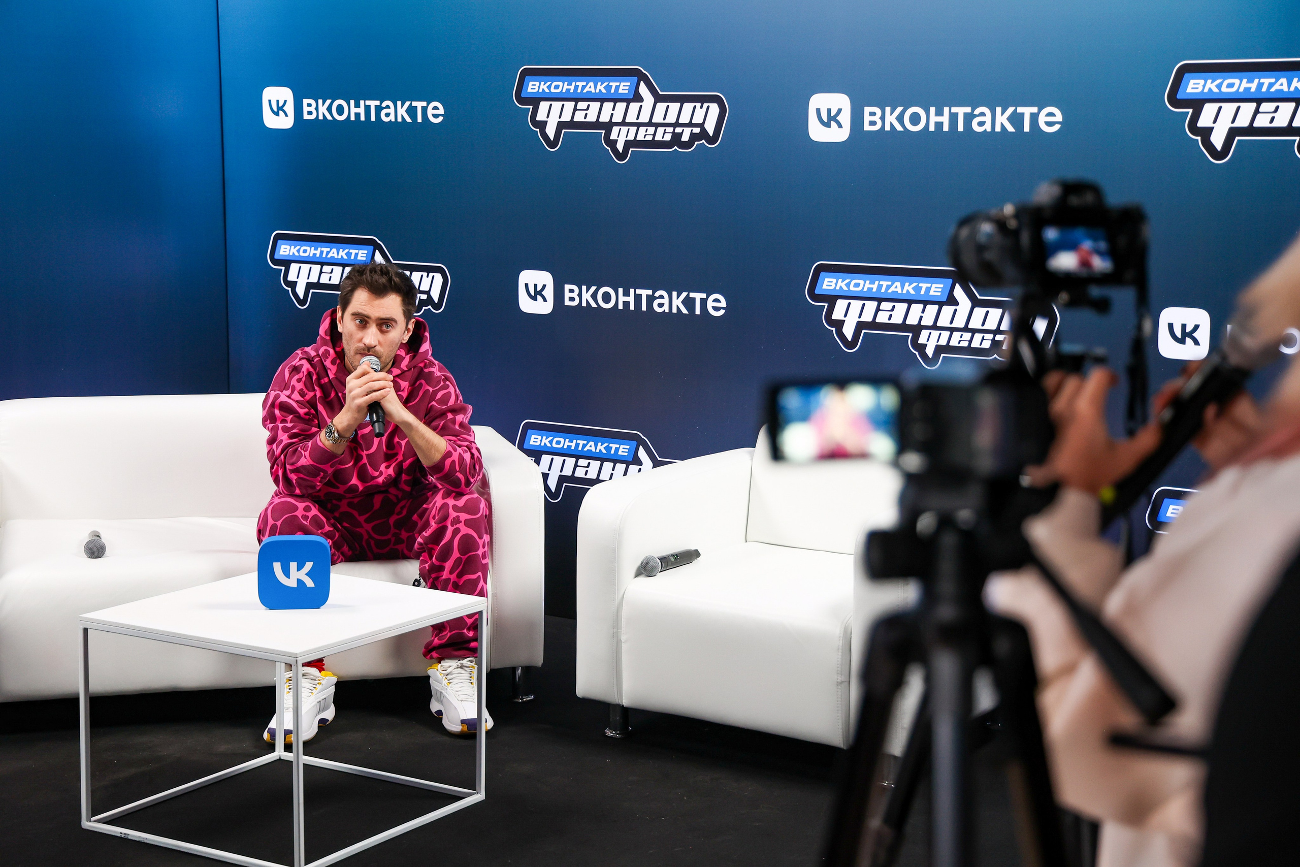 VK Fest. Показ «Стометровка» с Дмитрием Чеботарёвым. Свадебный и Event фотограф в Москве Бажина Ирина