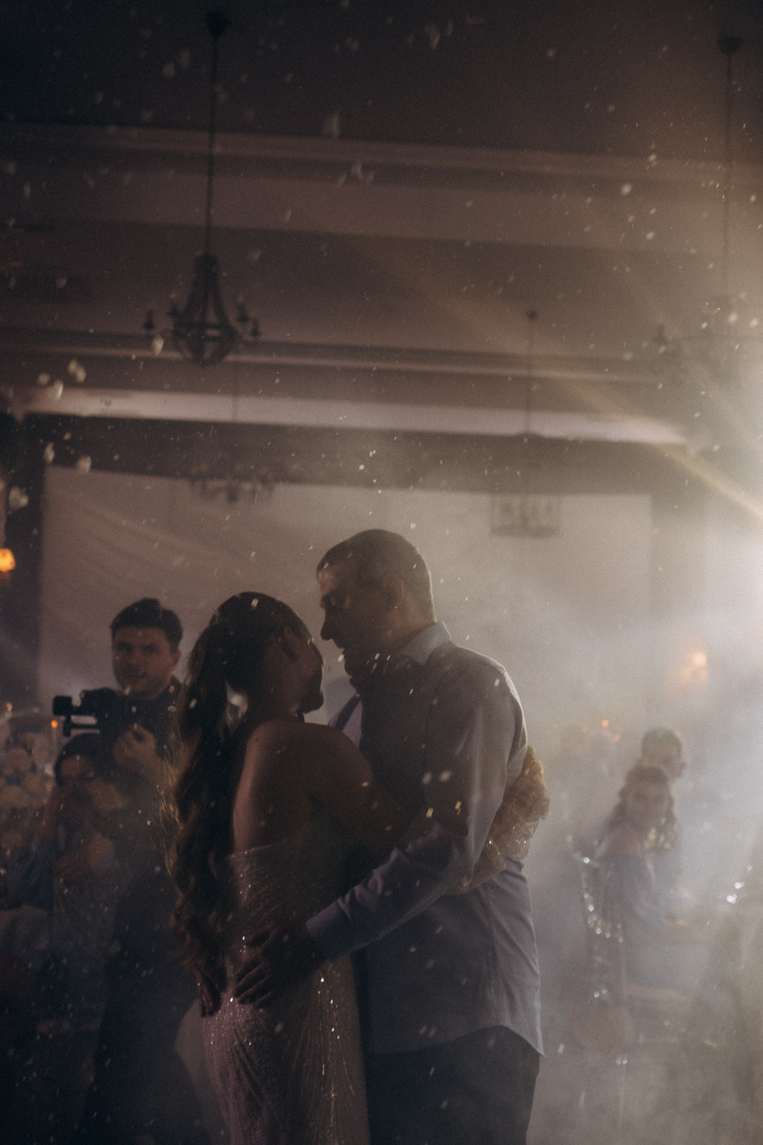 СВАДЕБНАЯ СЬЕМКА СБОРОВ В ОТЕЛЕ И ВЫЕЗД НА ЦЕРЕМОНИЮ (СНЯТО В СИБИРЕ В НИЖНЕВАРТОВСКЕ). Профессиональный фотограф, Санкт-Петербург — Виктория Богомолова