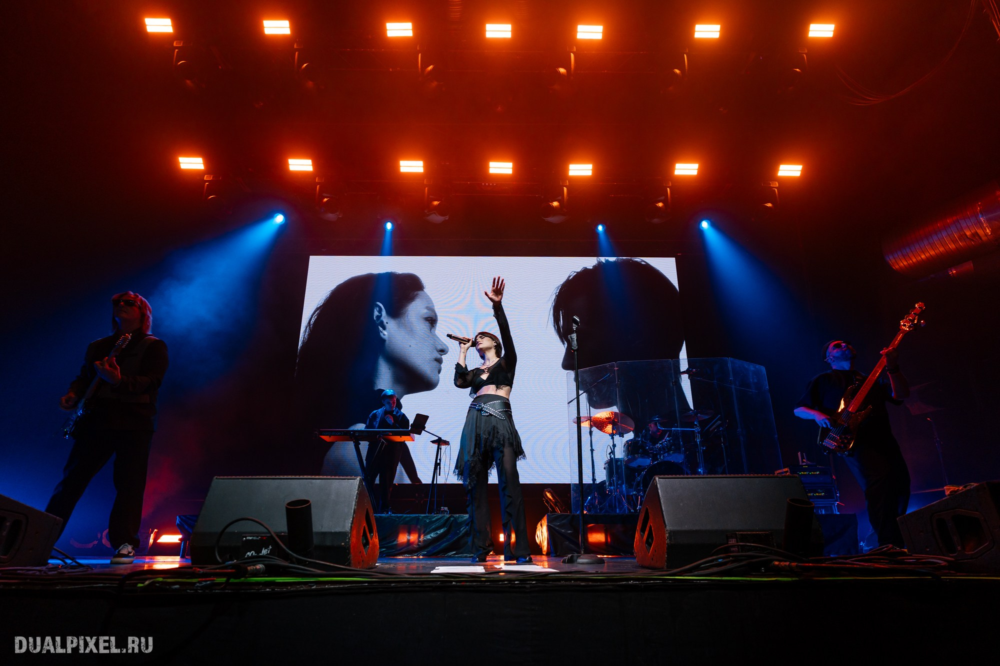 Mona. Магия музыки в кадре: Концертная Фотография