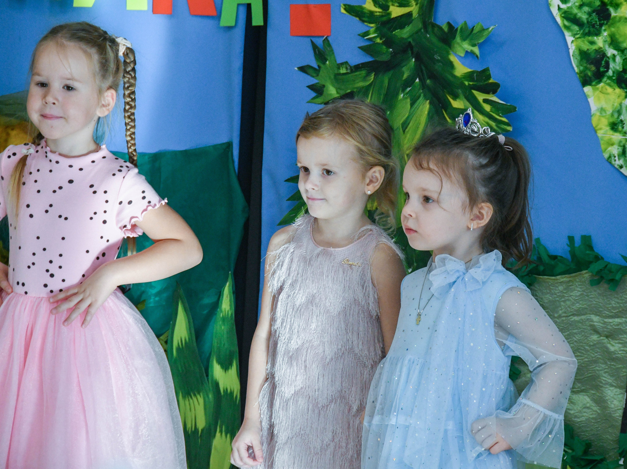 2023 г. День дошкольного работника и прогулка. Репортажный и детский фотограф в Новосибирске