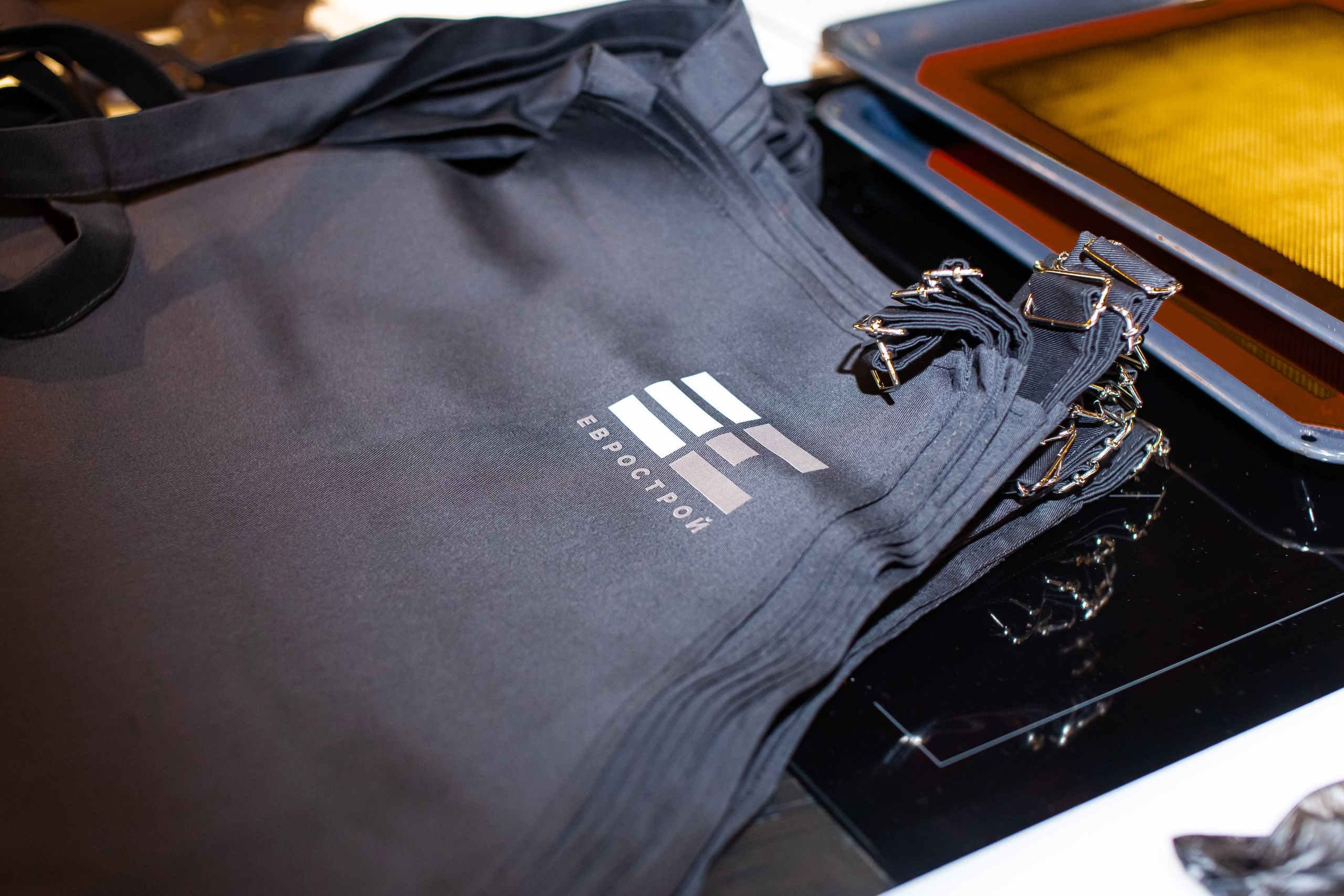 Еврострой — День строителя. Двойняшки-фотографы Анна и Анастасия в Санкт-Петербурге