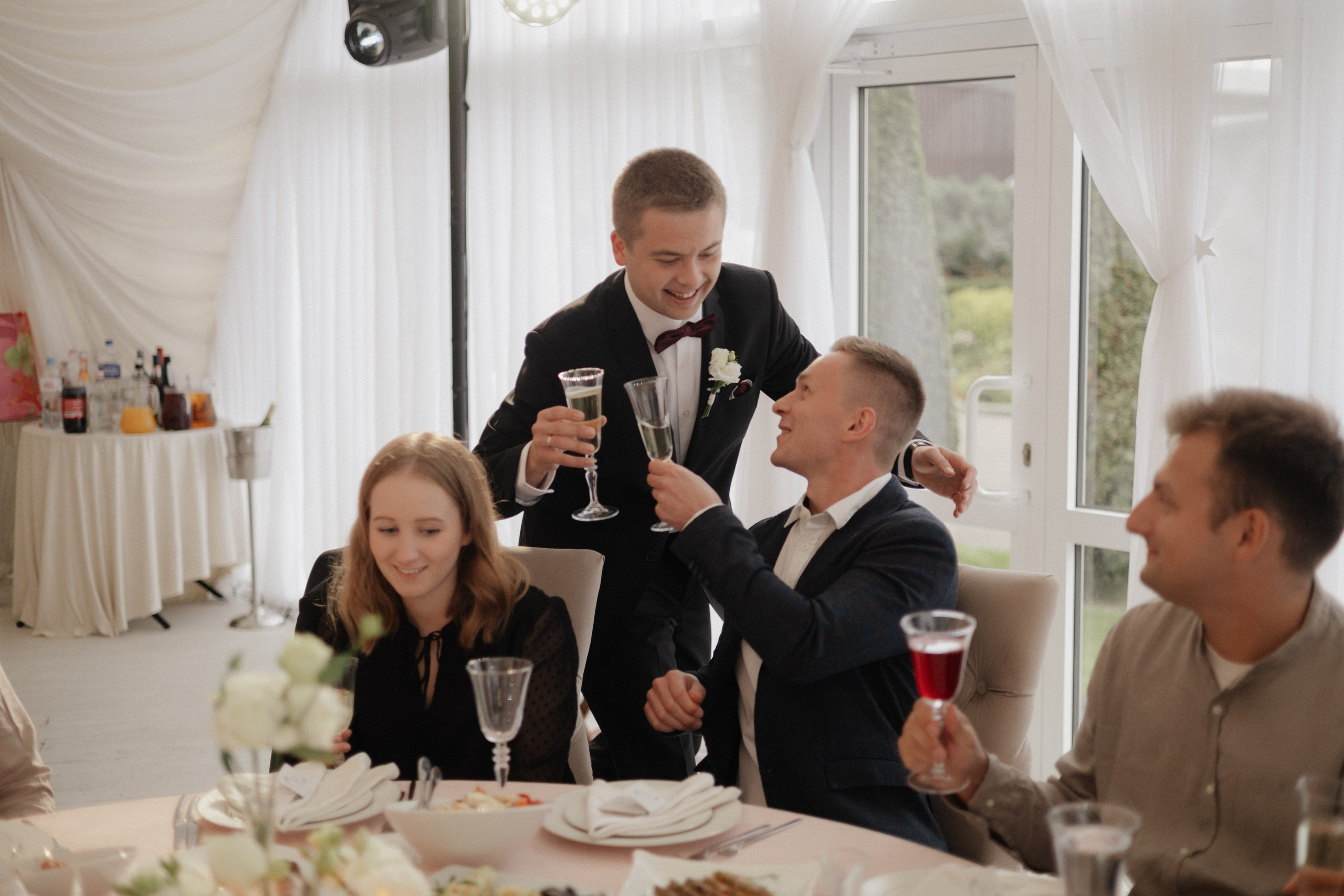 Аня и Саша. Свадьба в Юдино парк. Свадебный и портретный фотограф в Москве Анастасия Масюк