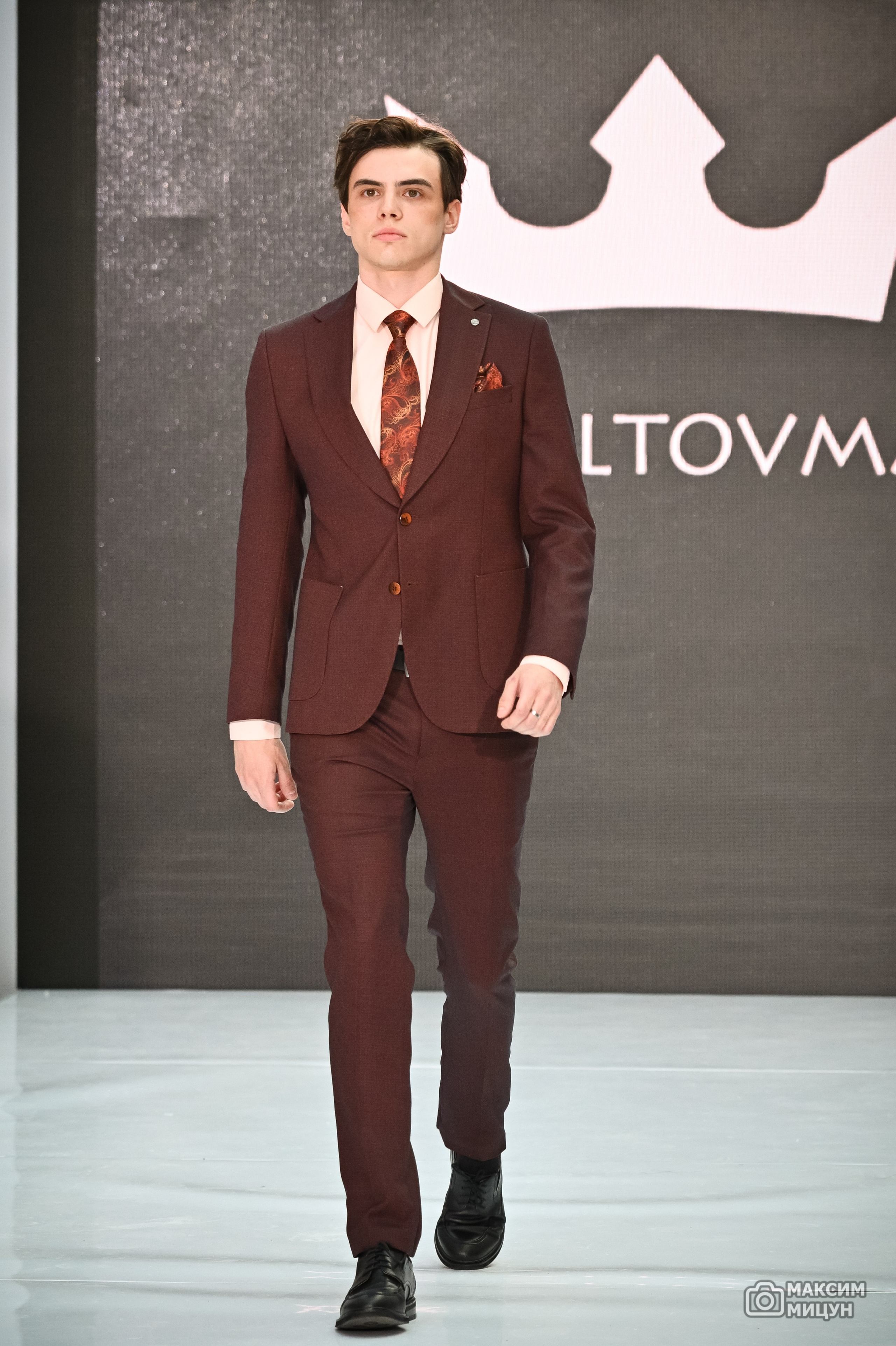 Модные показы. Фотограф Максим Мицун. Портрет, свадьба, репортаж, каталог