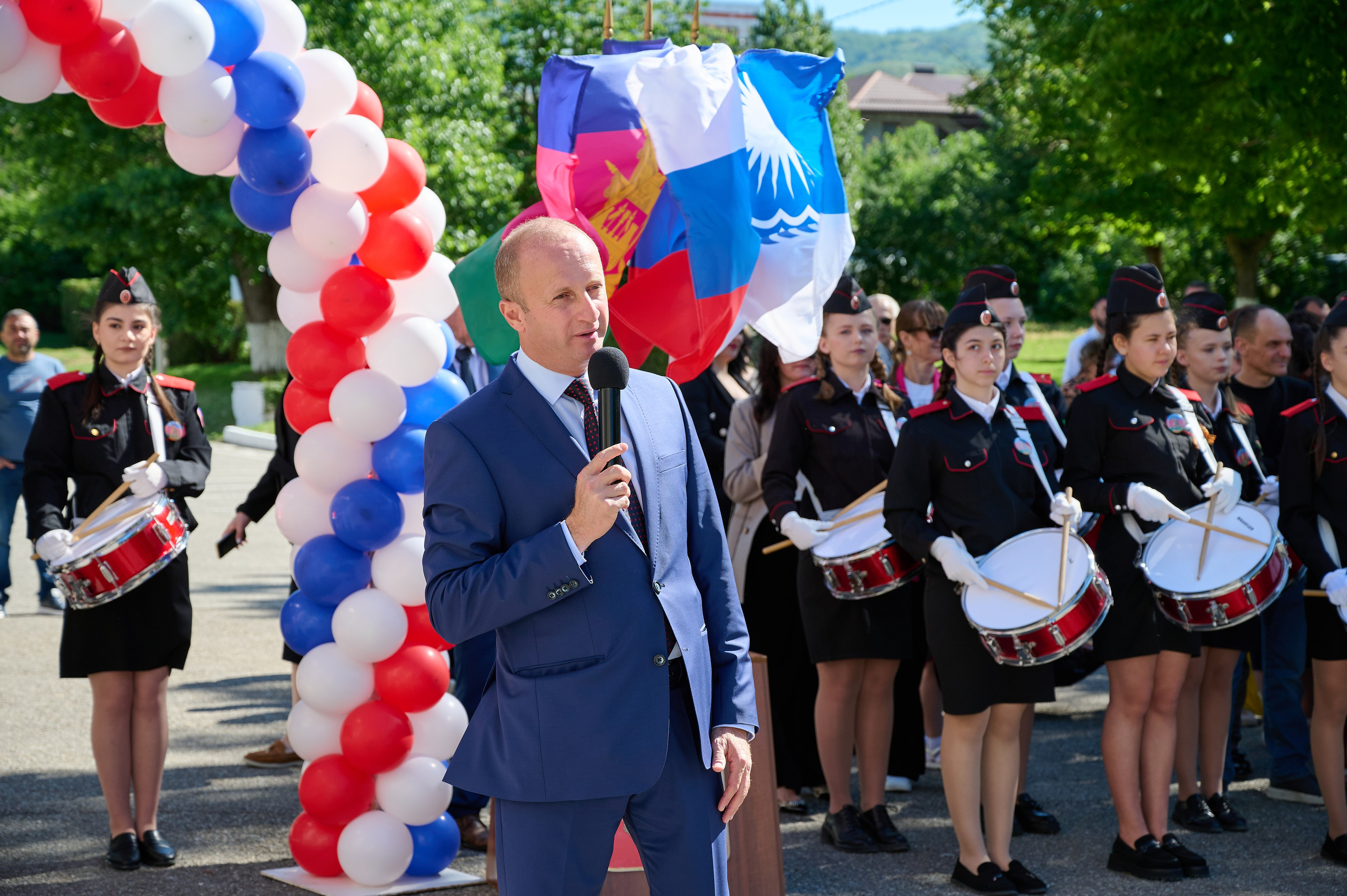 Последний звонок. Жизнь курорта Кабардинка в фотографиях