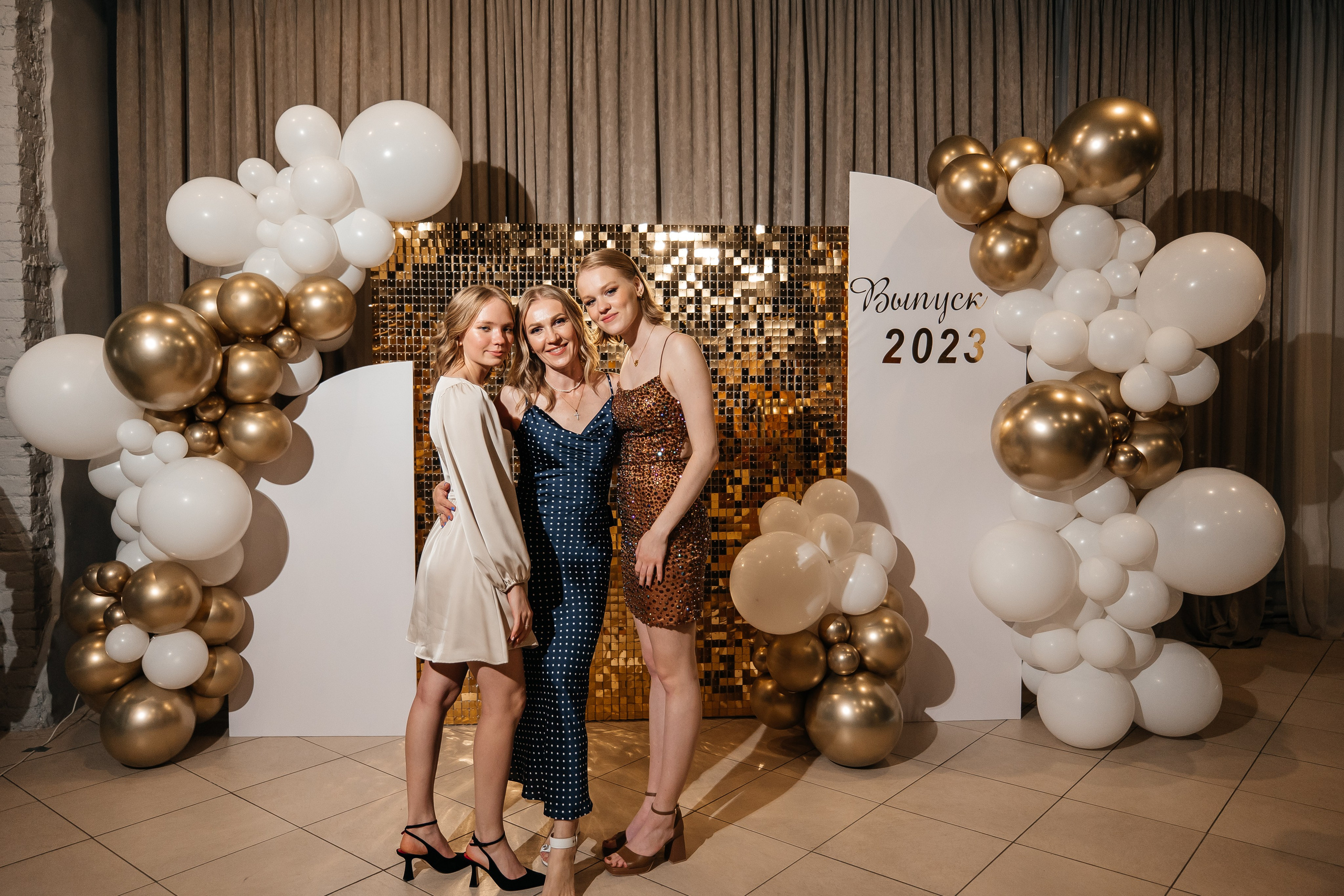 2023-06-23 Выпускной МБОУ СОШ № 10. Фотограф в Красноярске