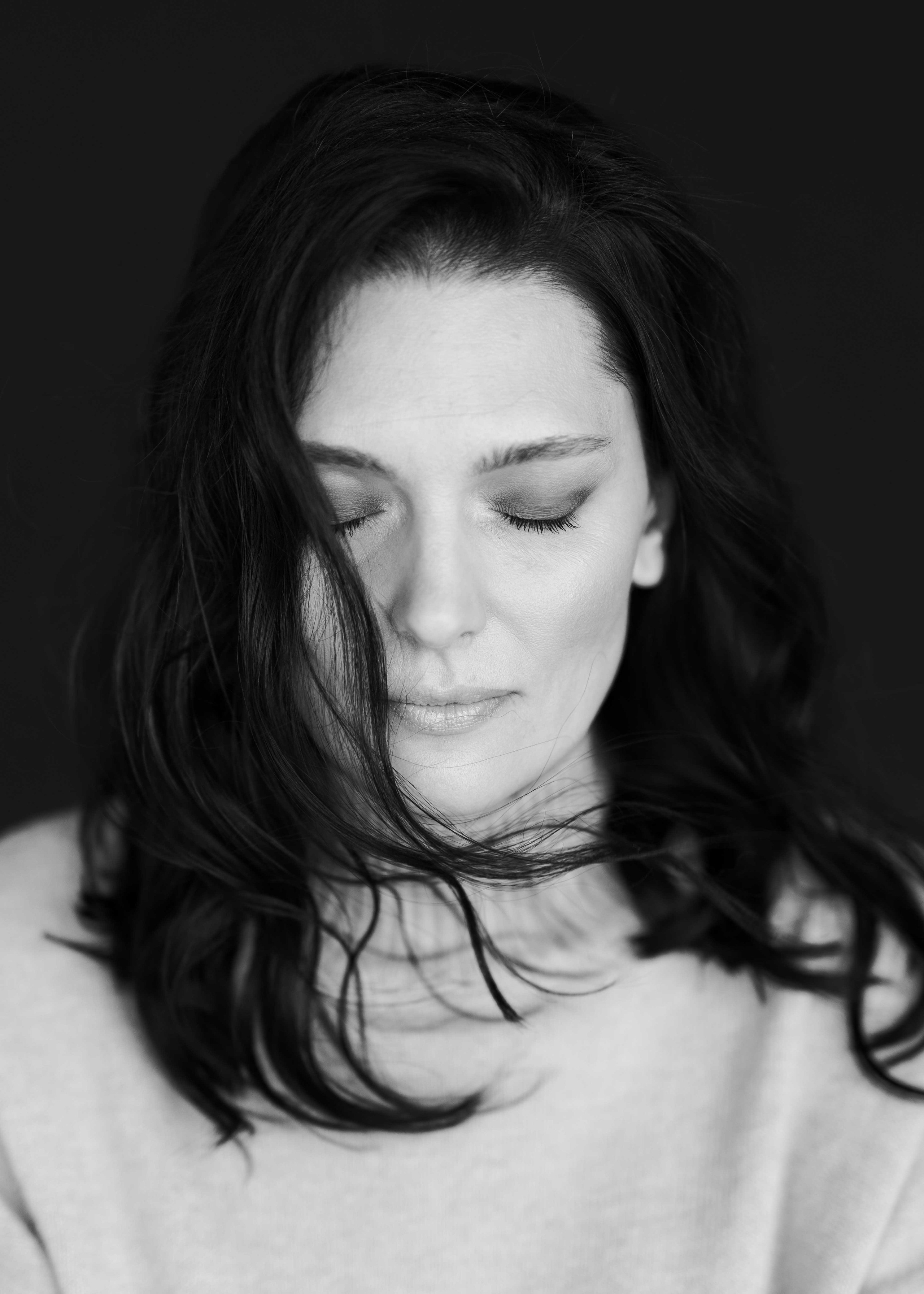 Женский портрет 35+. Женский портретный фотограф 35+ Воронеж. Добро пожаловать в магию ЧБ портрета