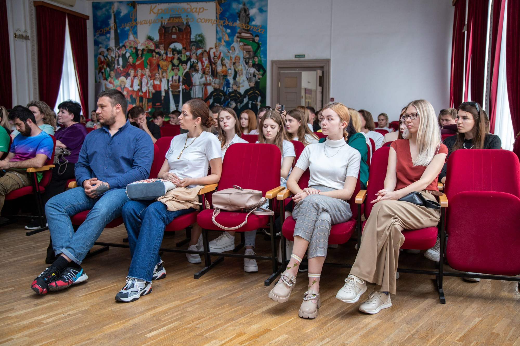 Встреча с победителями грантов «Росмолодёжи». Репортажный, промышленный и маркетплейс-фотограф Дмитрий Чернат