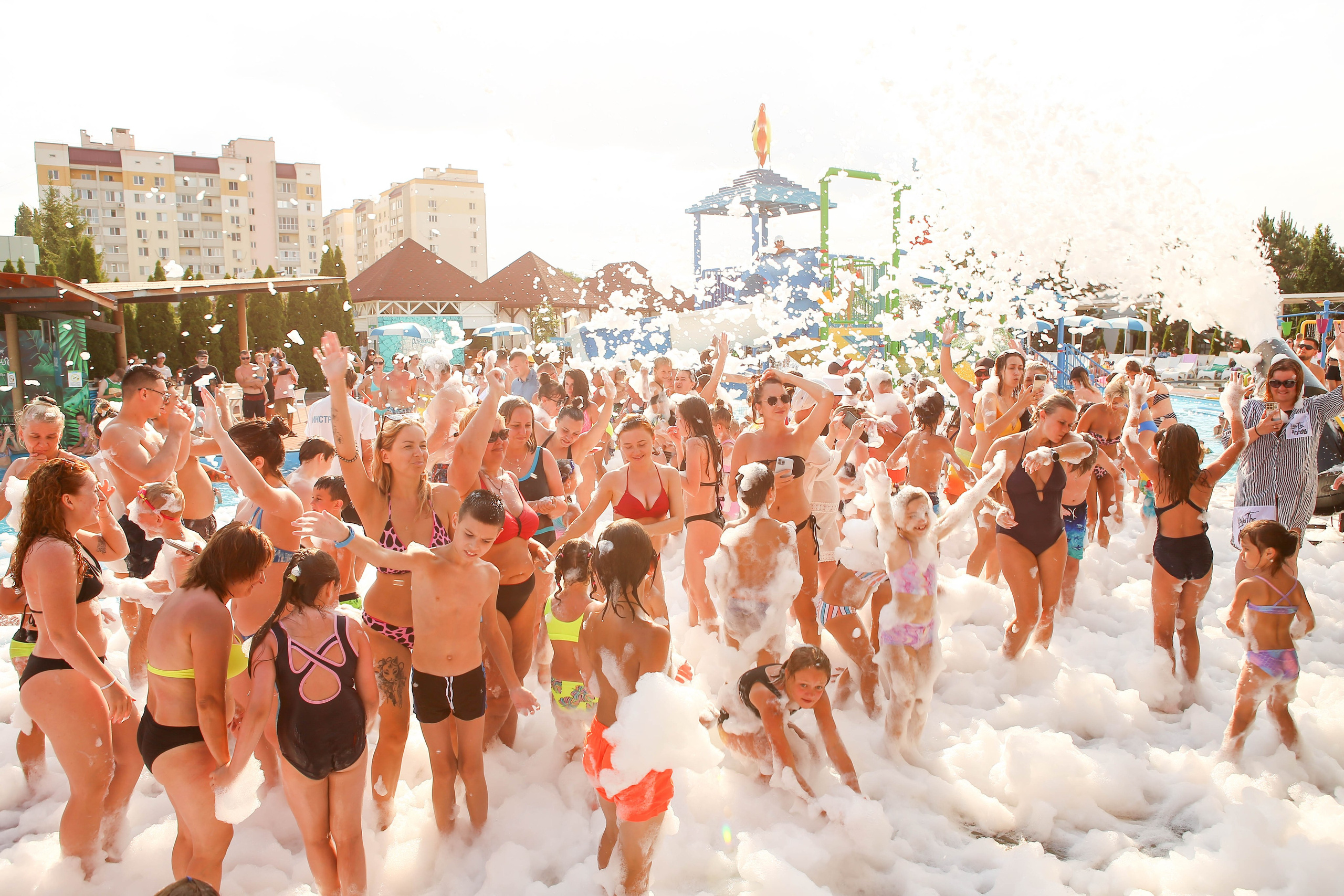 Nova Paradise. Свадебный и предметный фотограф Ренат Каламперов
