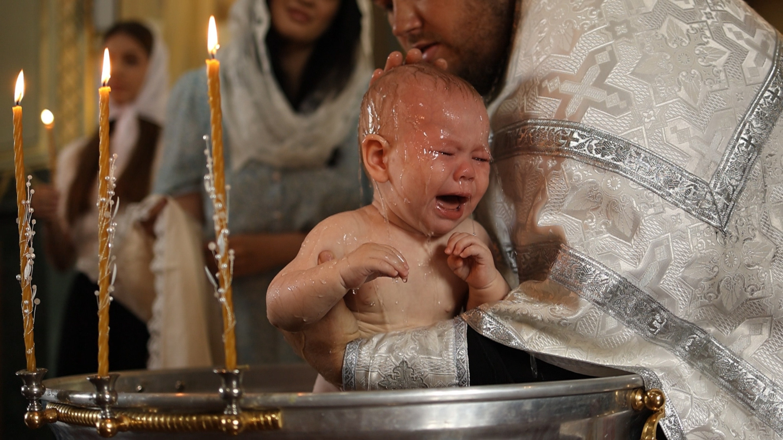 Фотосессия крещения, видеосъемка крещения в Нижнем Новгороде. Фотограф и видеограф Елена Лисина