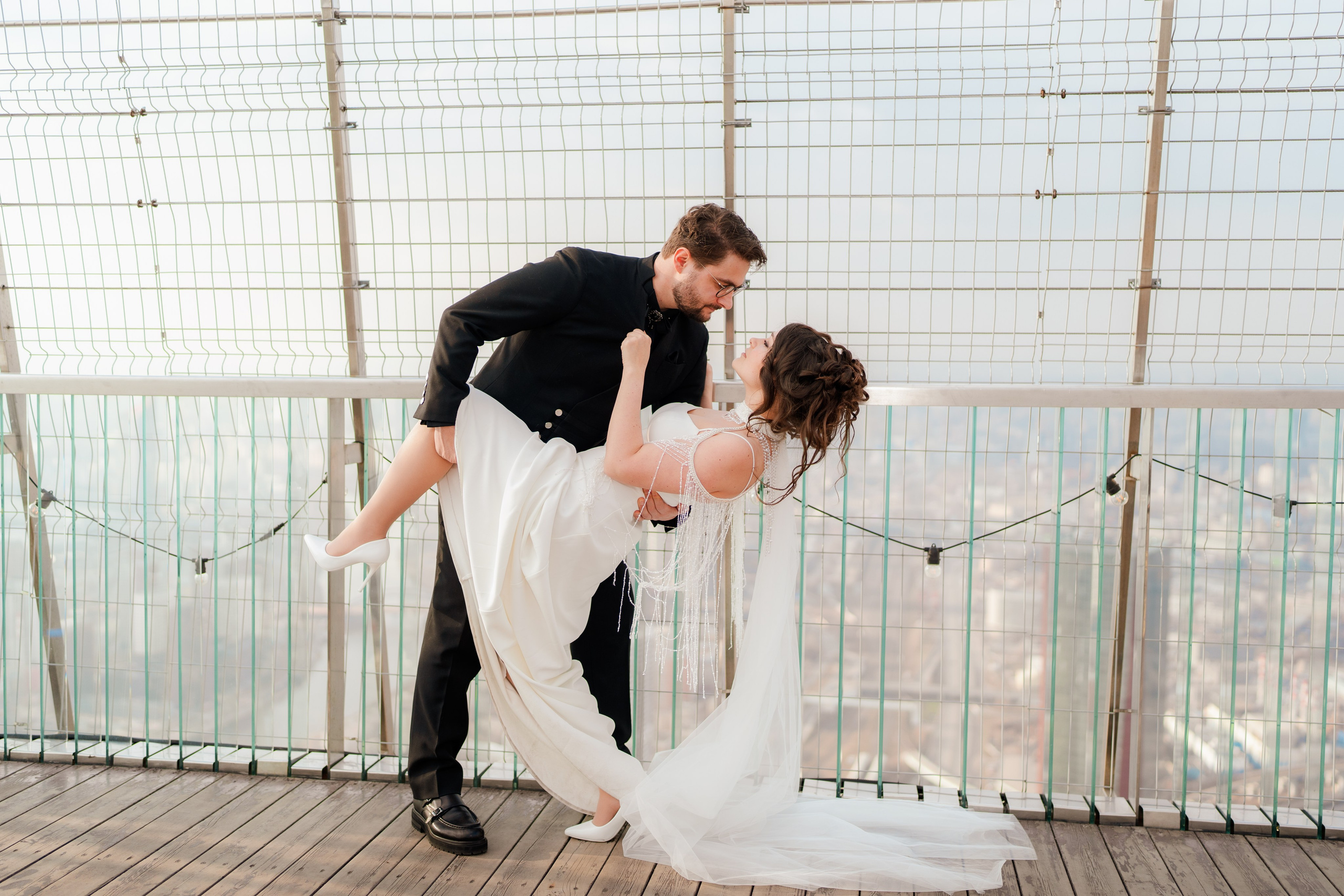 Иван и Виктория. Свадебная прогулка Москва сити. Свадебный фотограф Москва