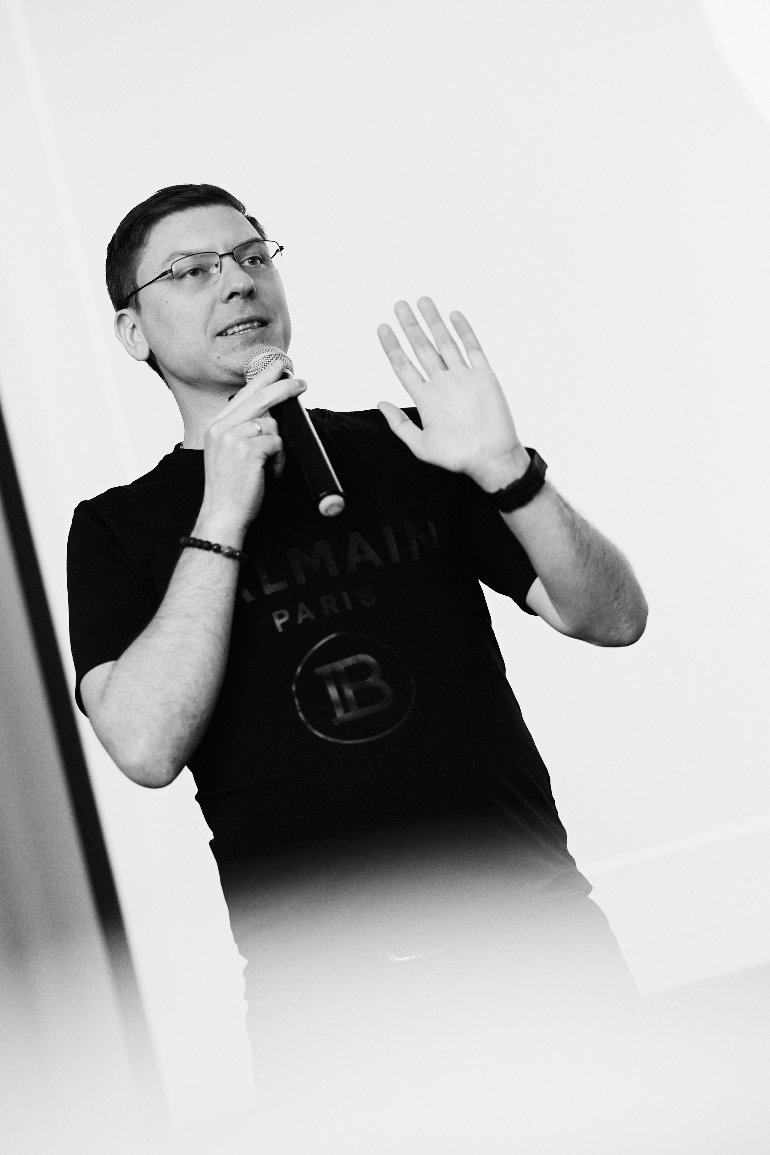 Форум Бизнес-тренды 2025 в Marriott Hotel 28.04. Свадебный репортажный фотограф краснодар максим дремов дрёмов фотосессия студия цена