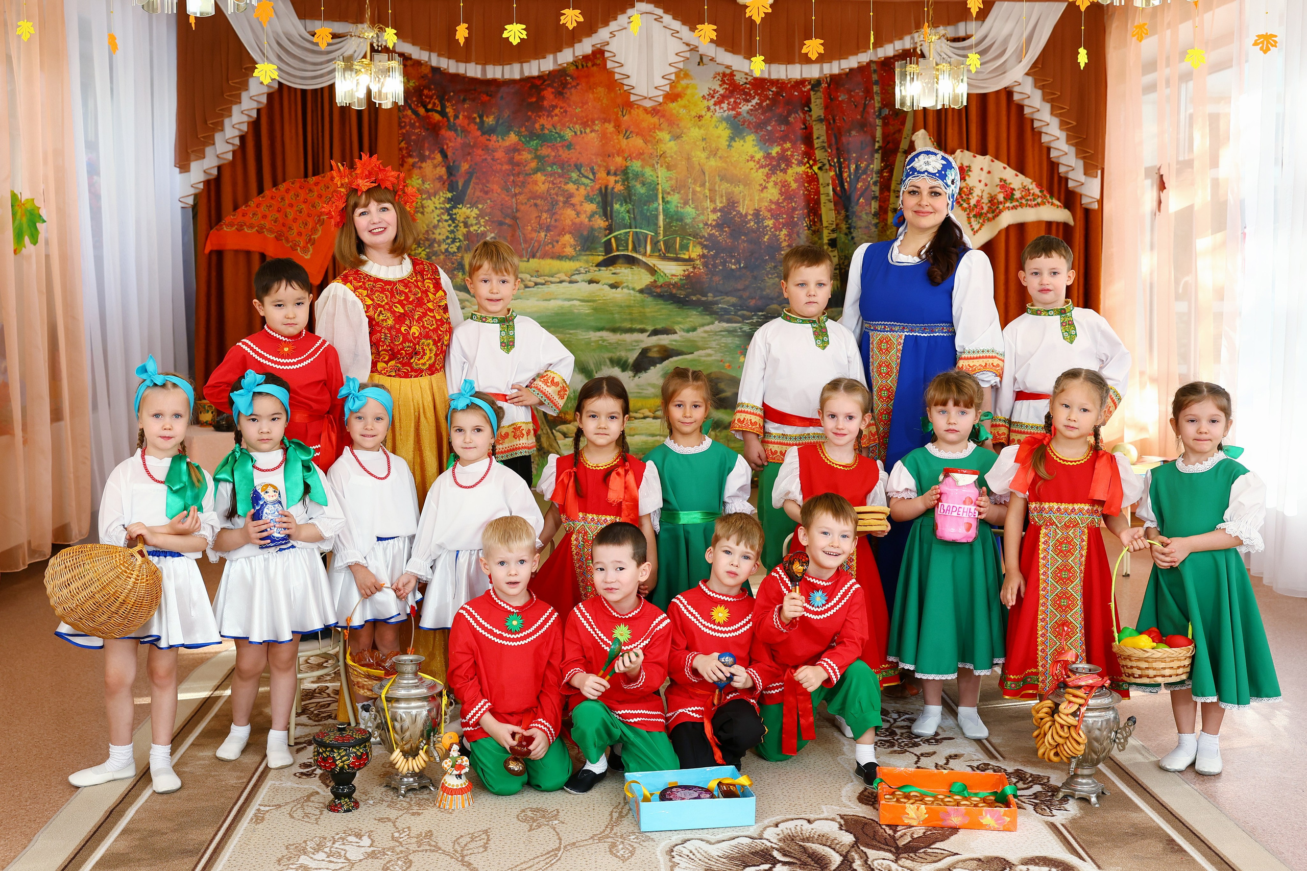 Осенний утренник. Выпускные Альбомы Омск