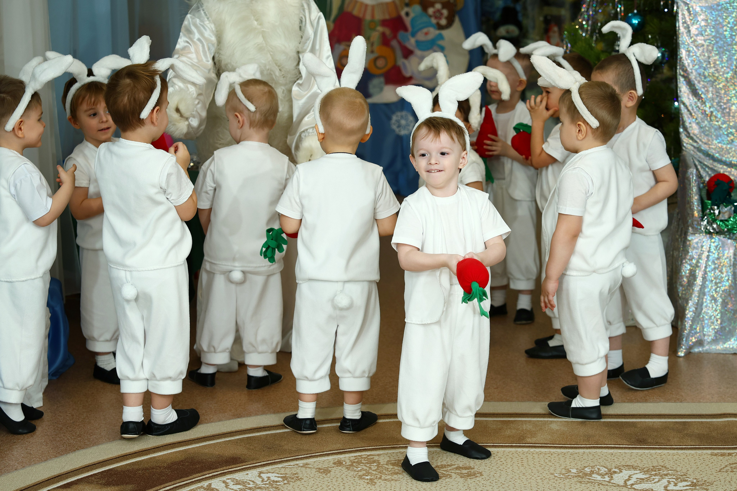 Новогодний утренник. Выпускные Альбомы Омск