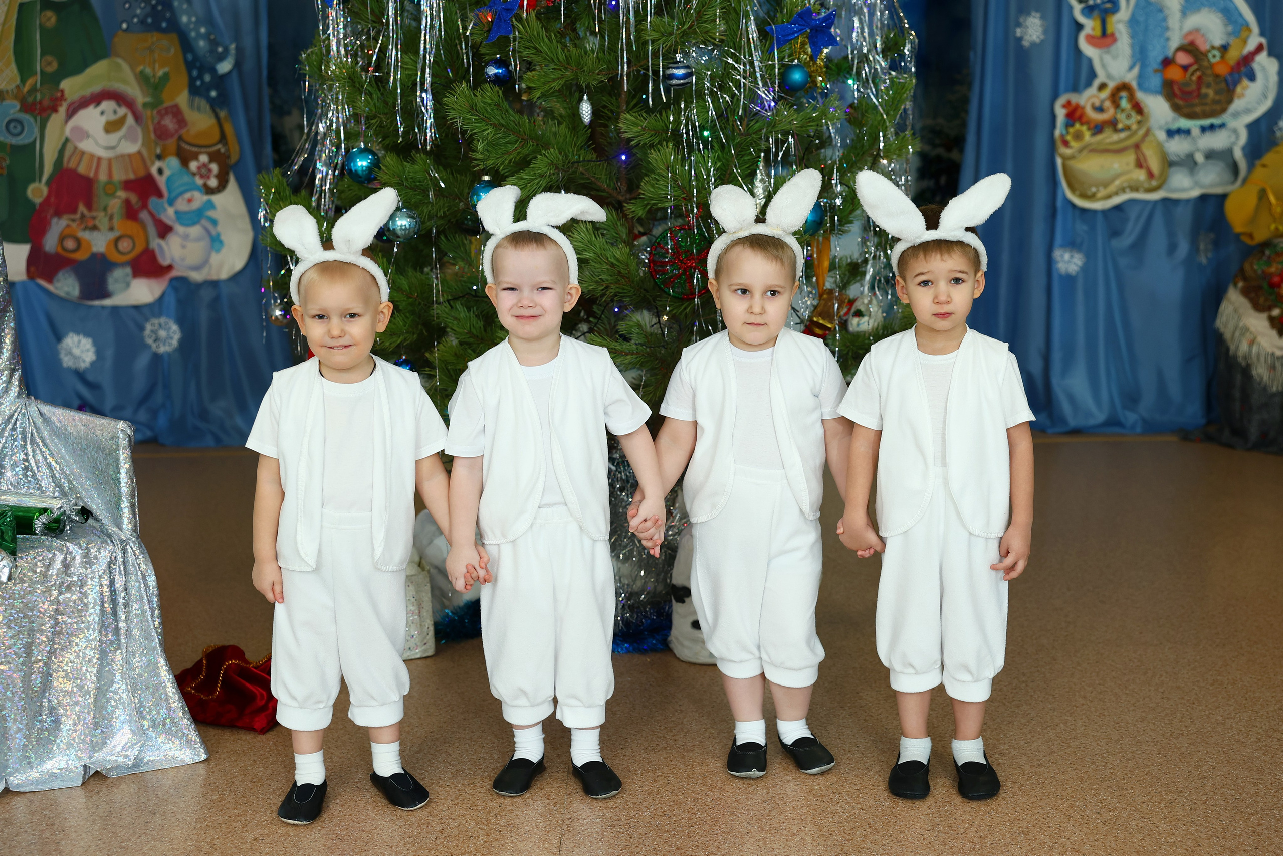 Новогодний утренник. Выпускные Альбомы Омск