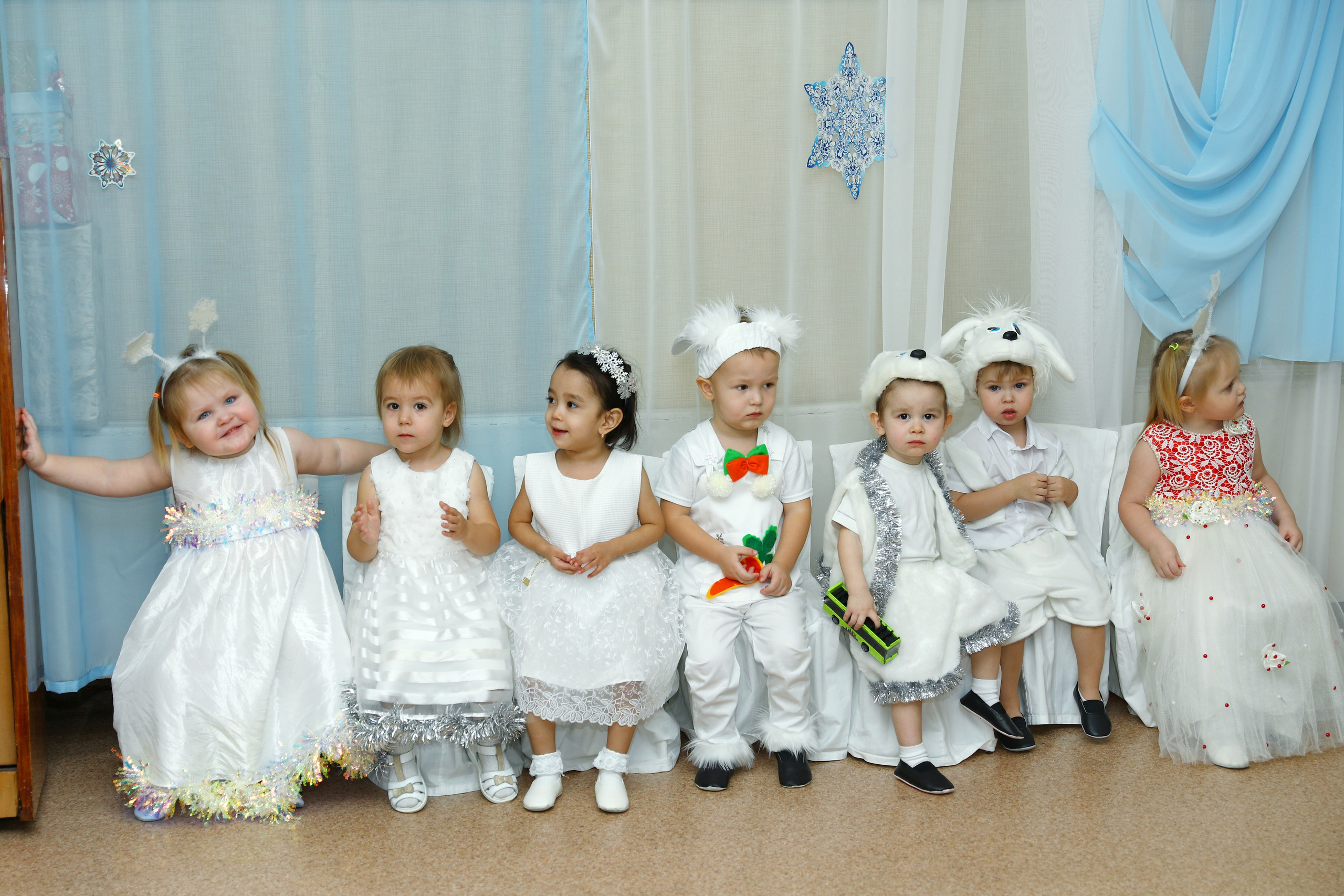 Новогодний утренник. Выпускные Альбомы Омск