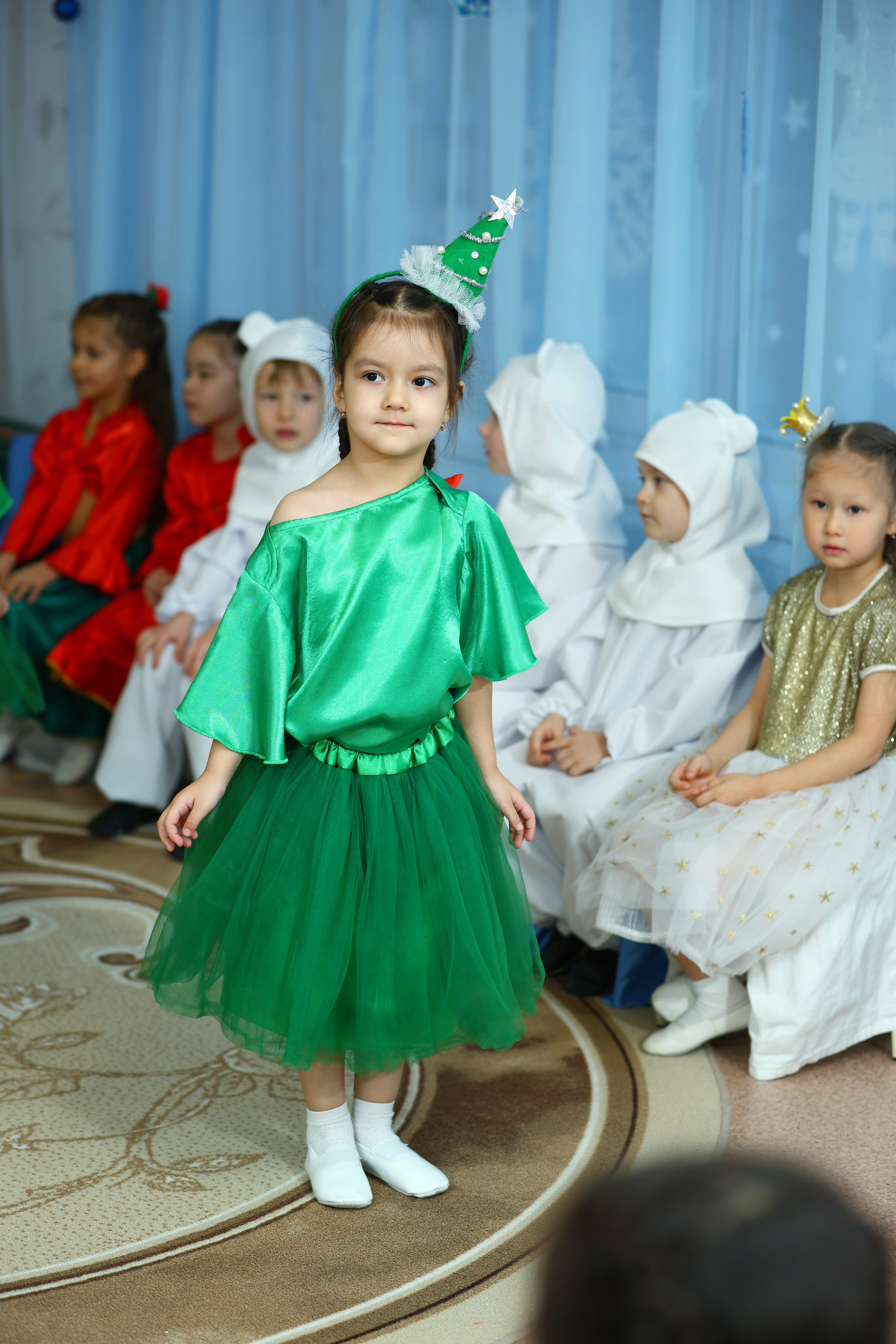 Новогодний утренник. Выпускные Альбомы Омск