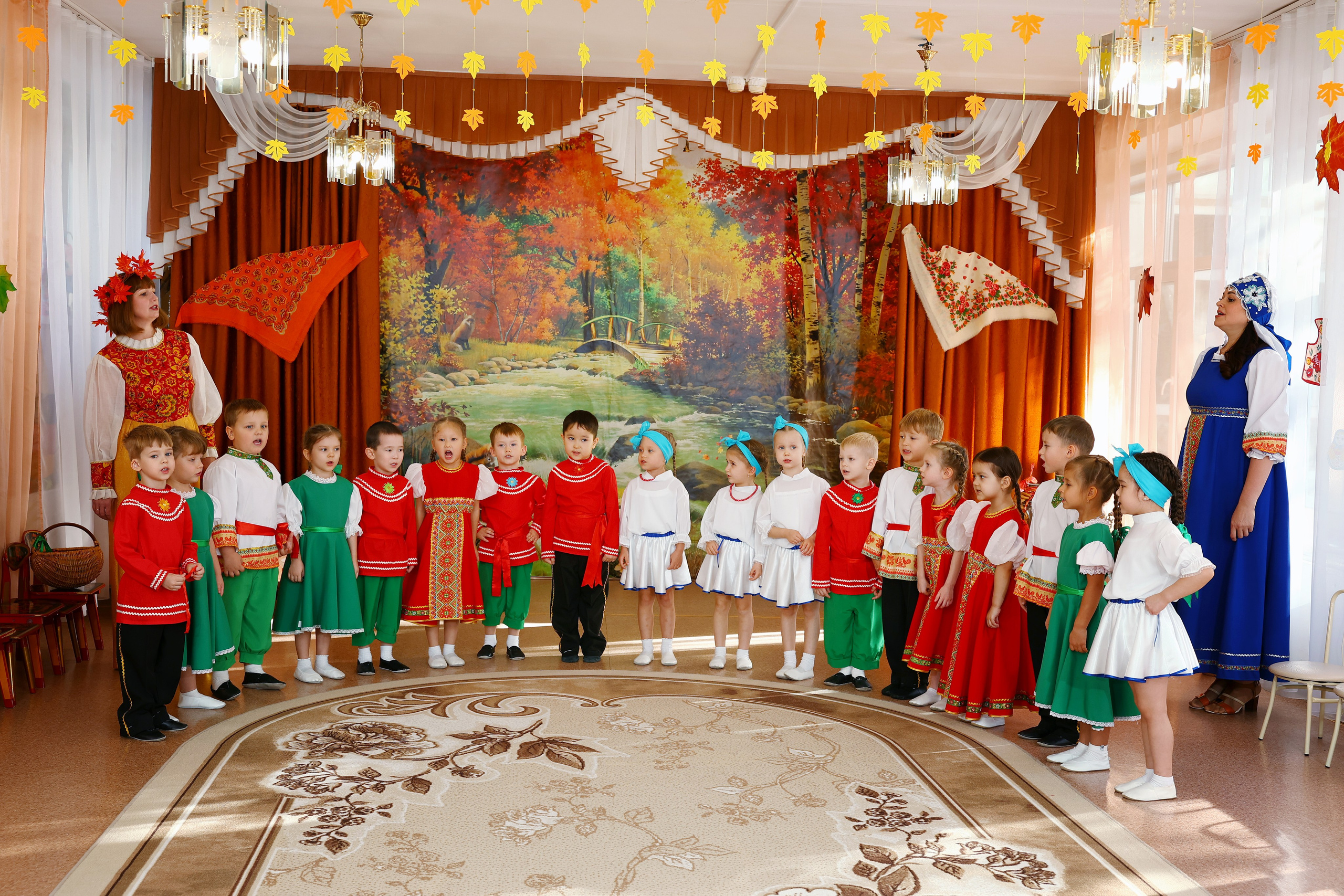 Осенний утренник. Выпускные Альбомы Омск