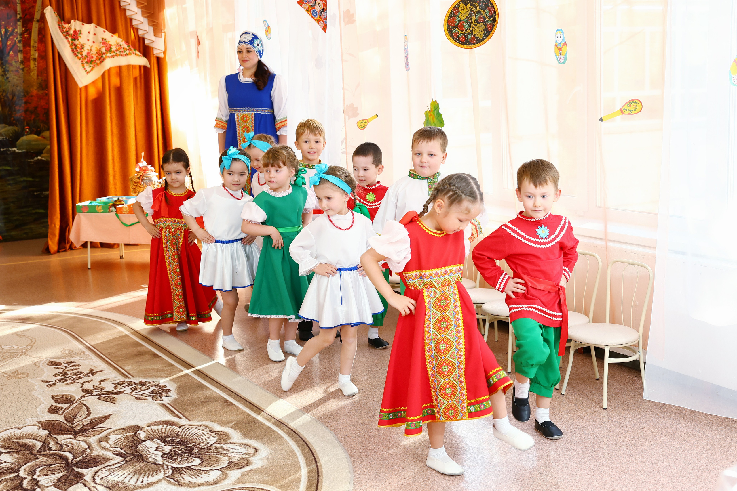 Осенний утренник. Выпускные Альбомы Омск