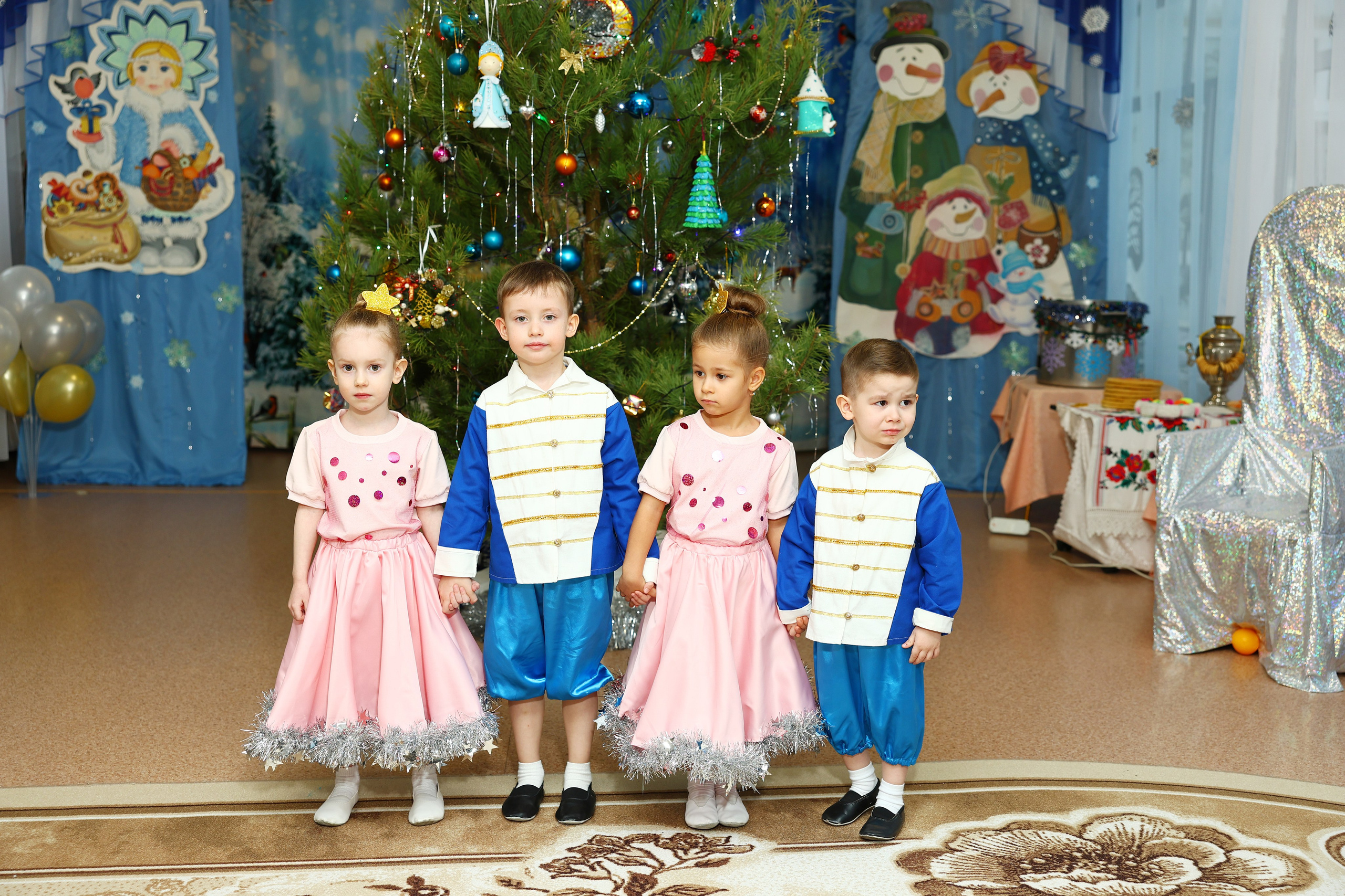Новогодний утренник. Выпускные Альбомы Омск
