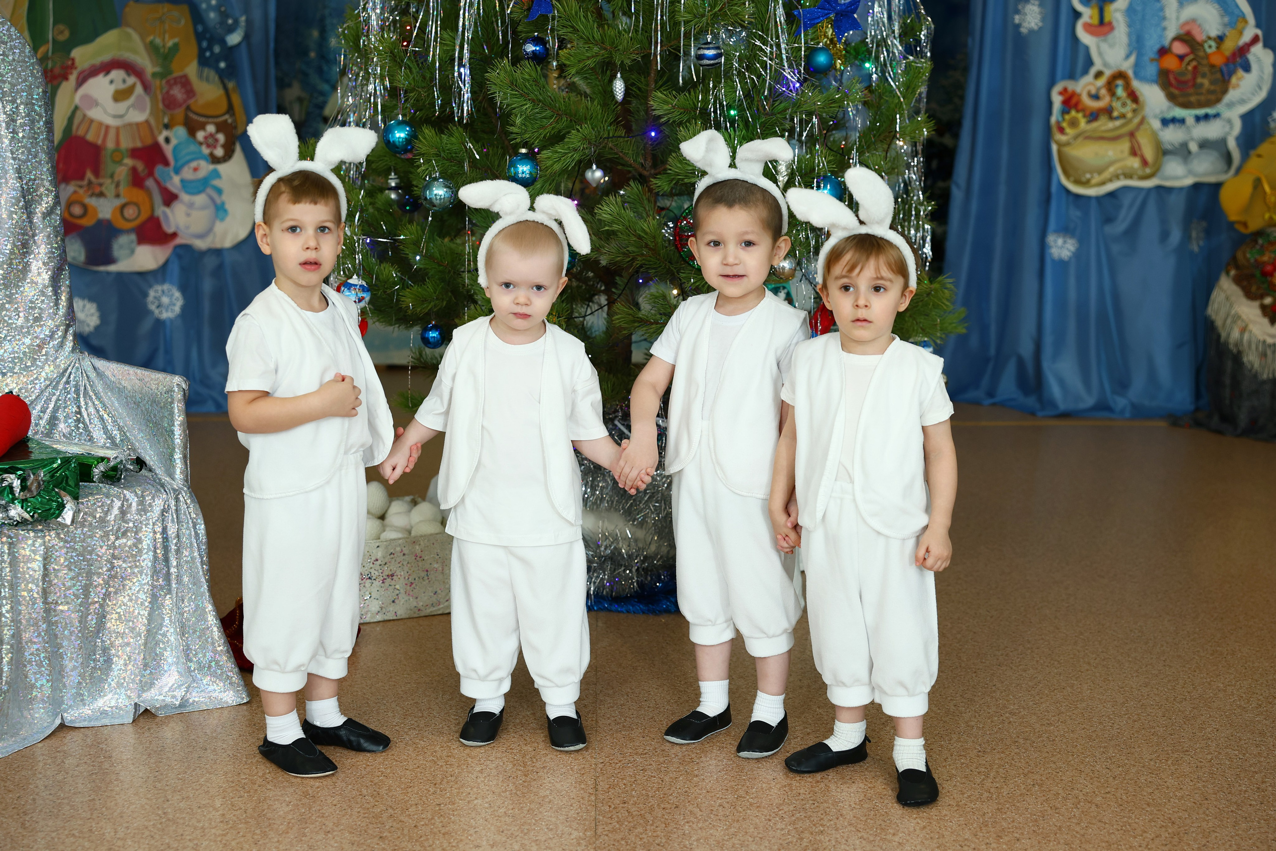 Новогодний утренник. Выпускные Альбомы Омск
