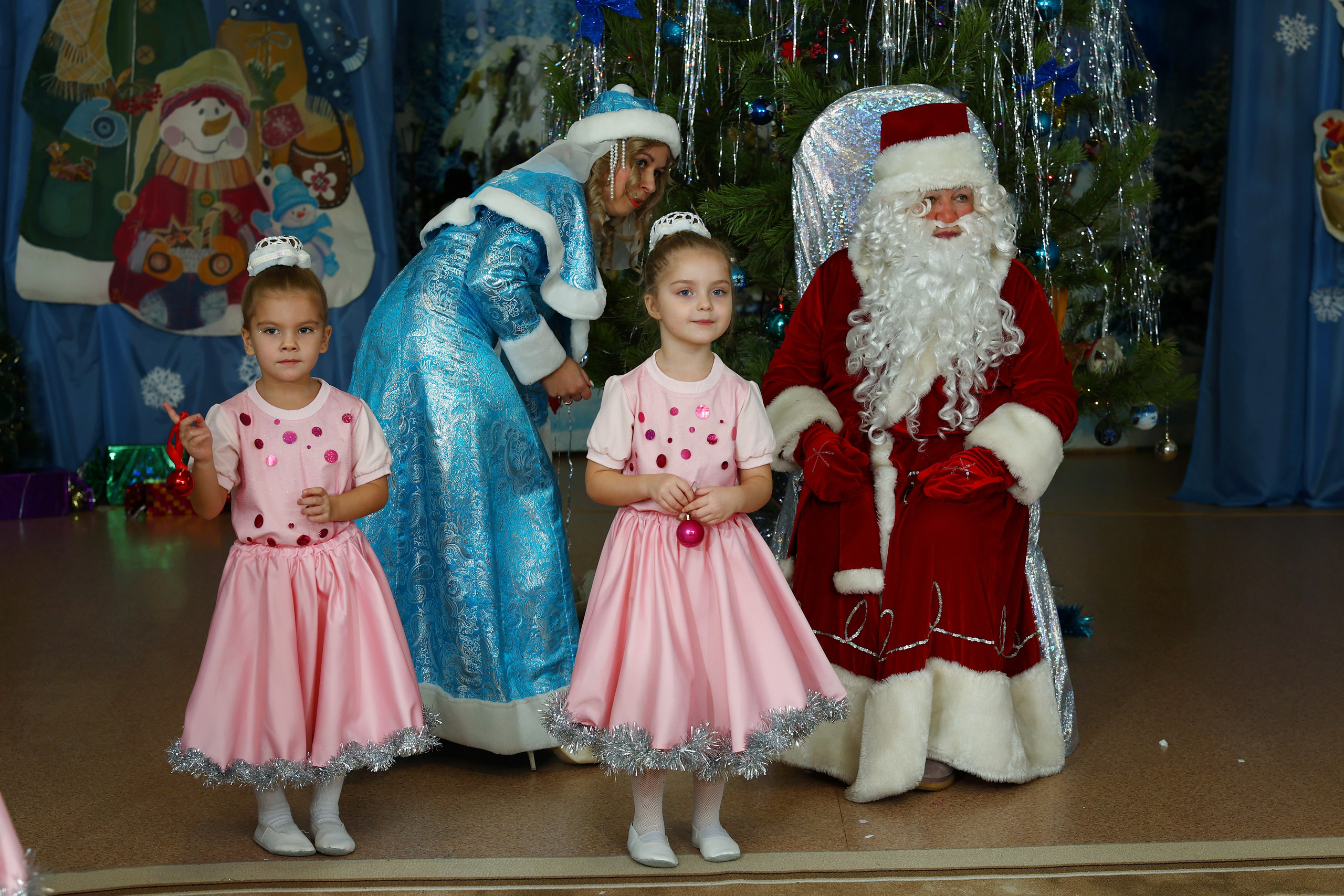 Новогодний утренник. Выпускные Альбомы Омск