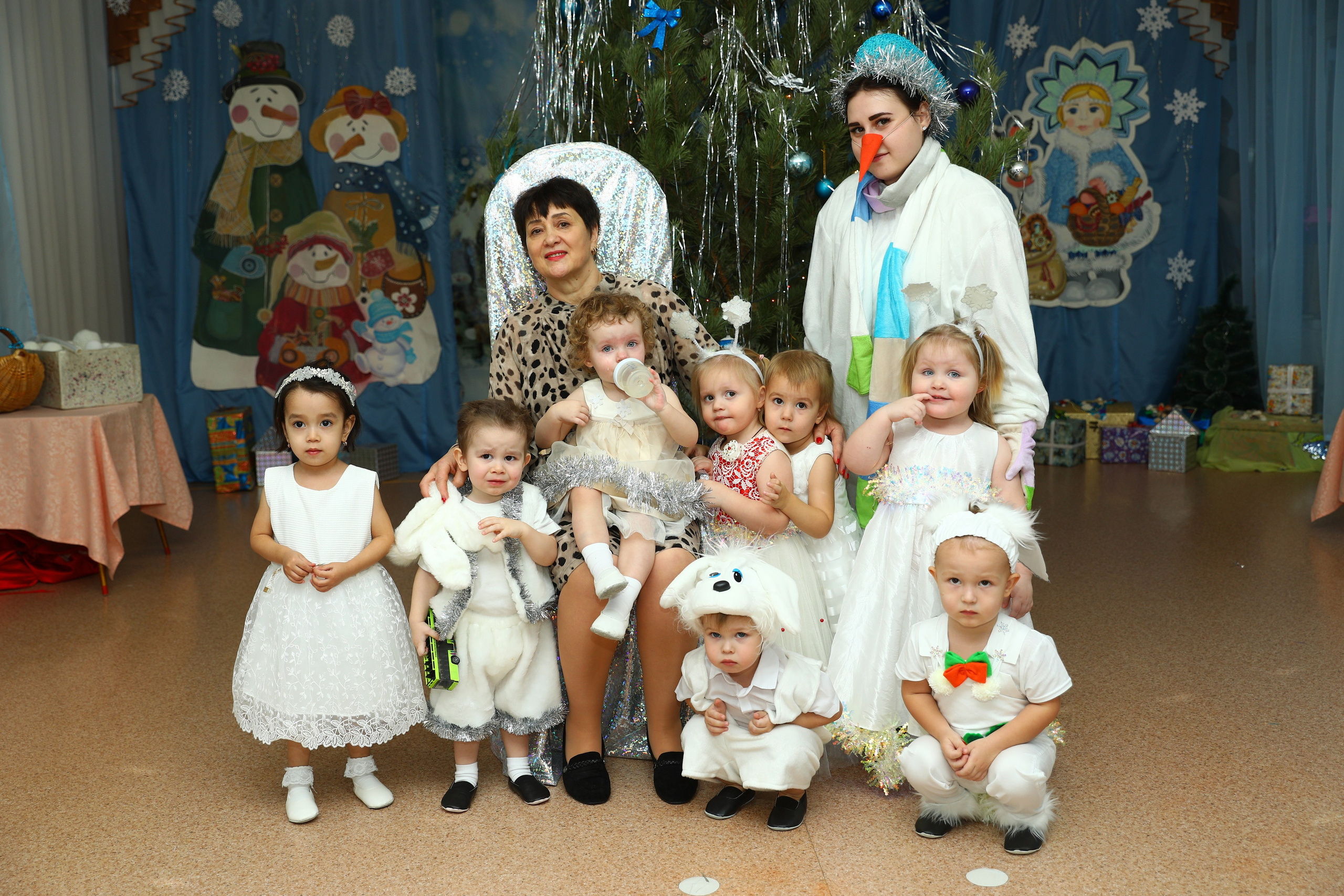 Новогодний утренник. Выпускные Альбомы Омск